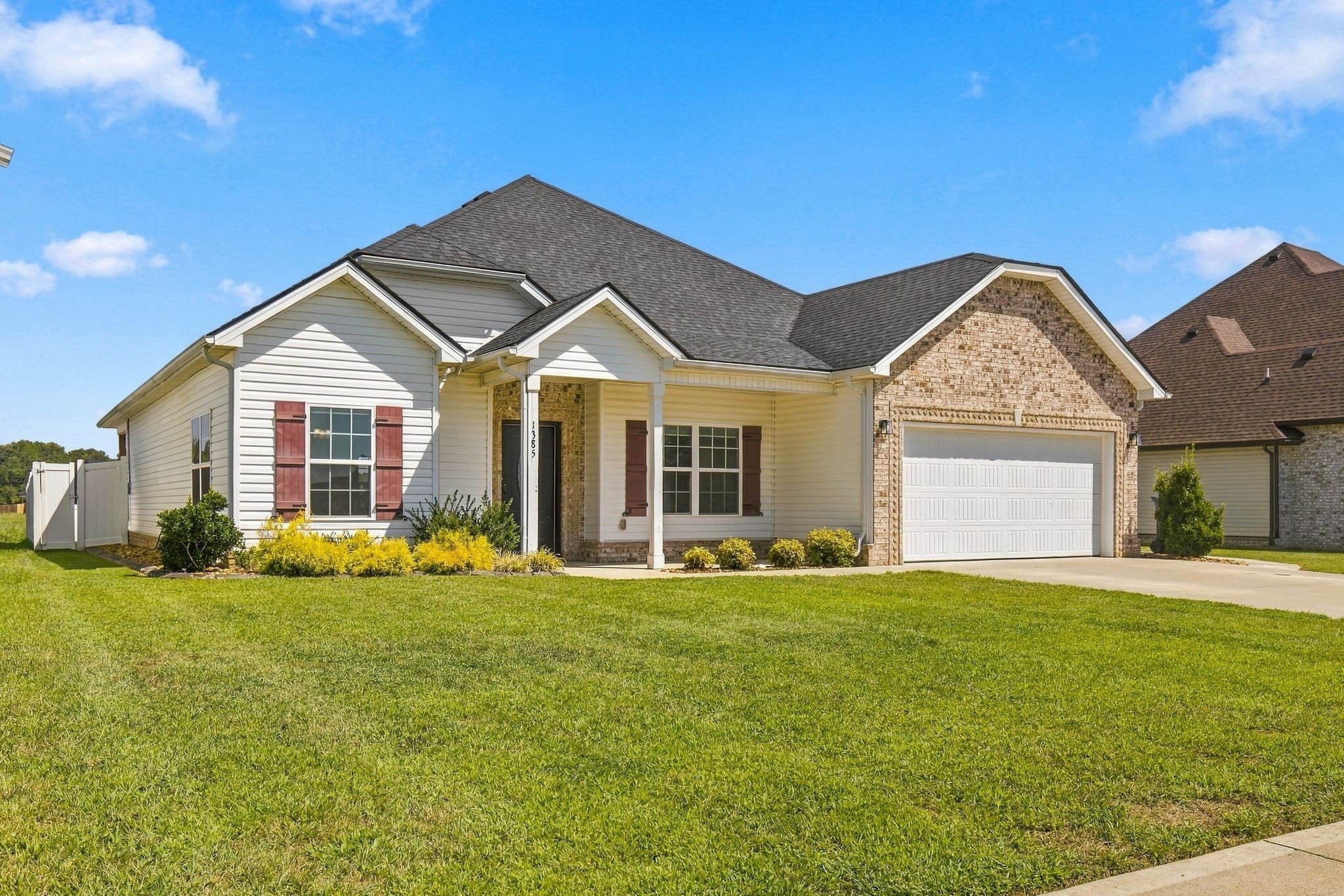 1385 Winterset Dr