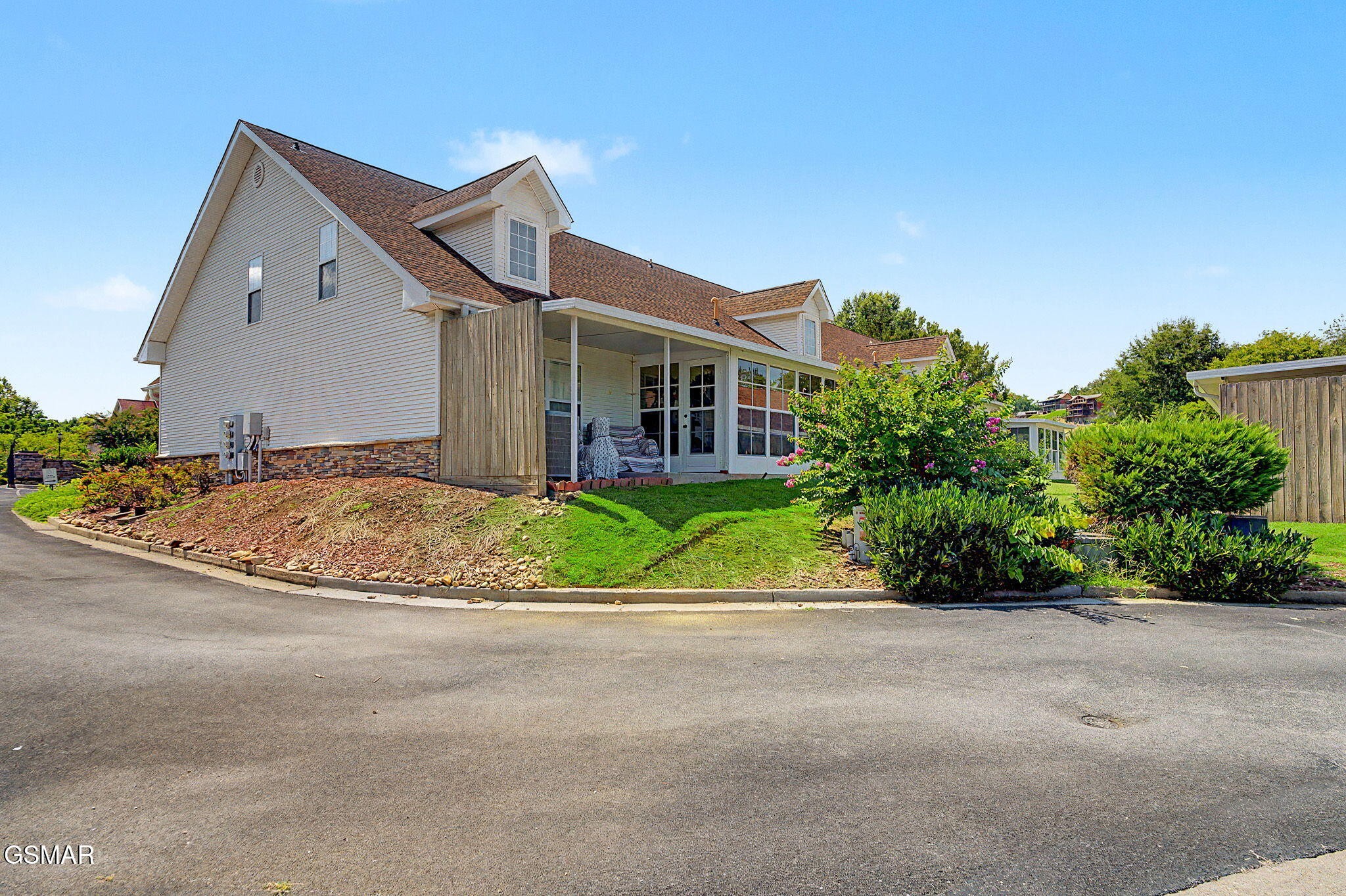503 Apple View Way