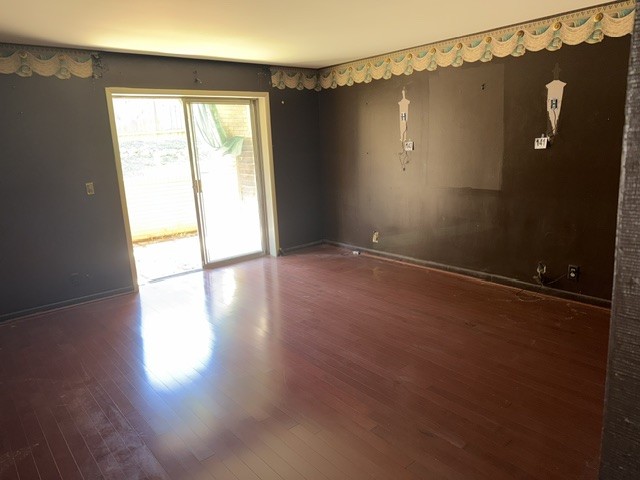 4425 Westlawn Dr