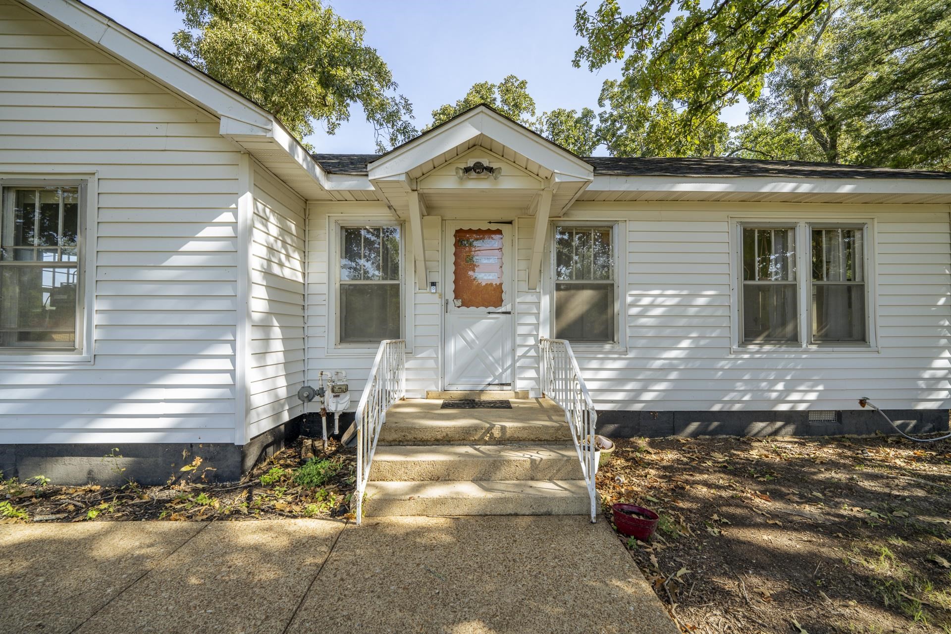 340 OAK ST