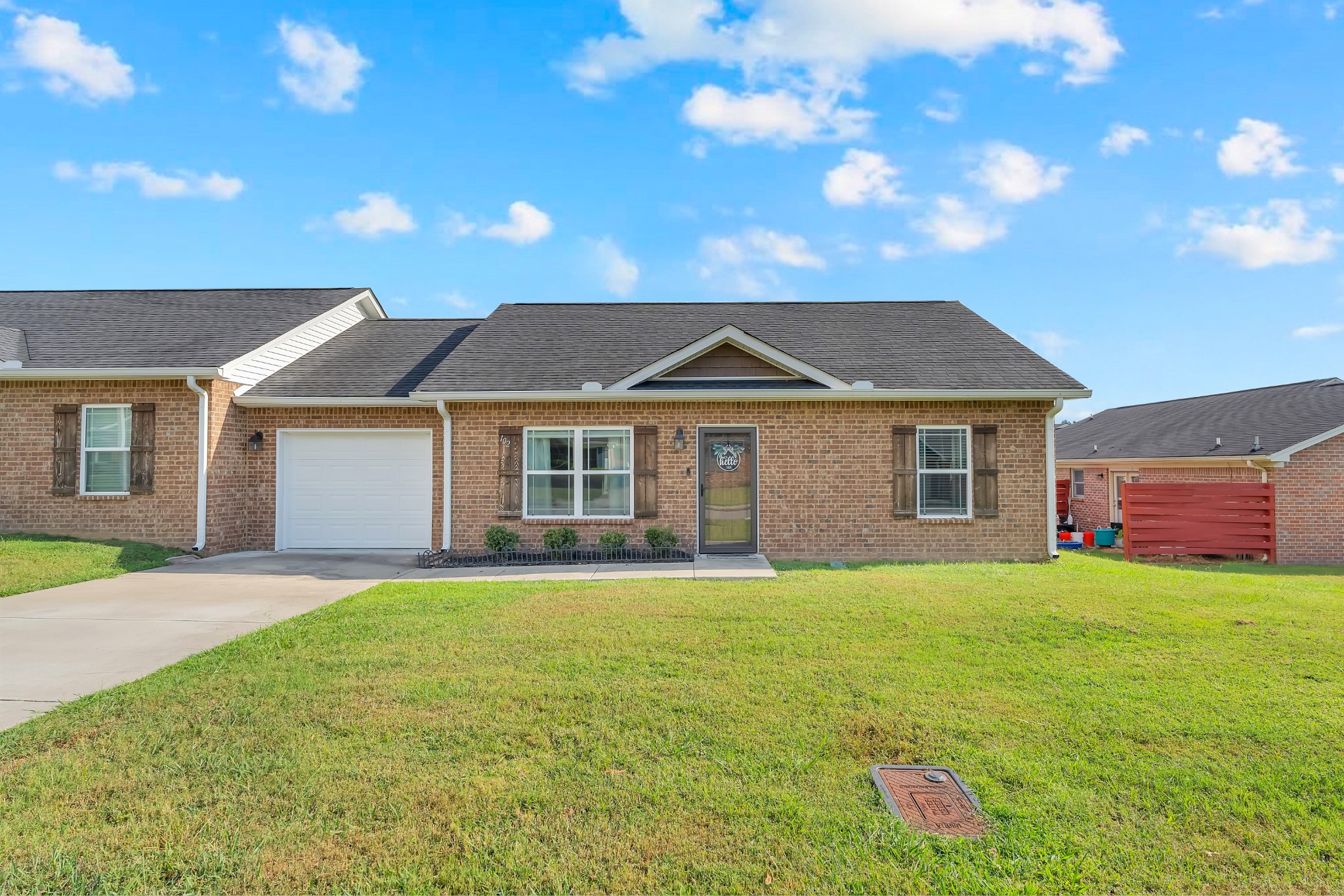 102 Dogwood Ct