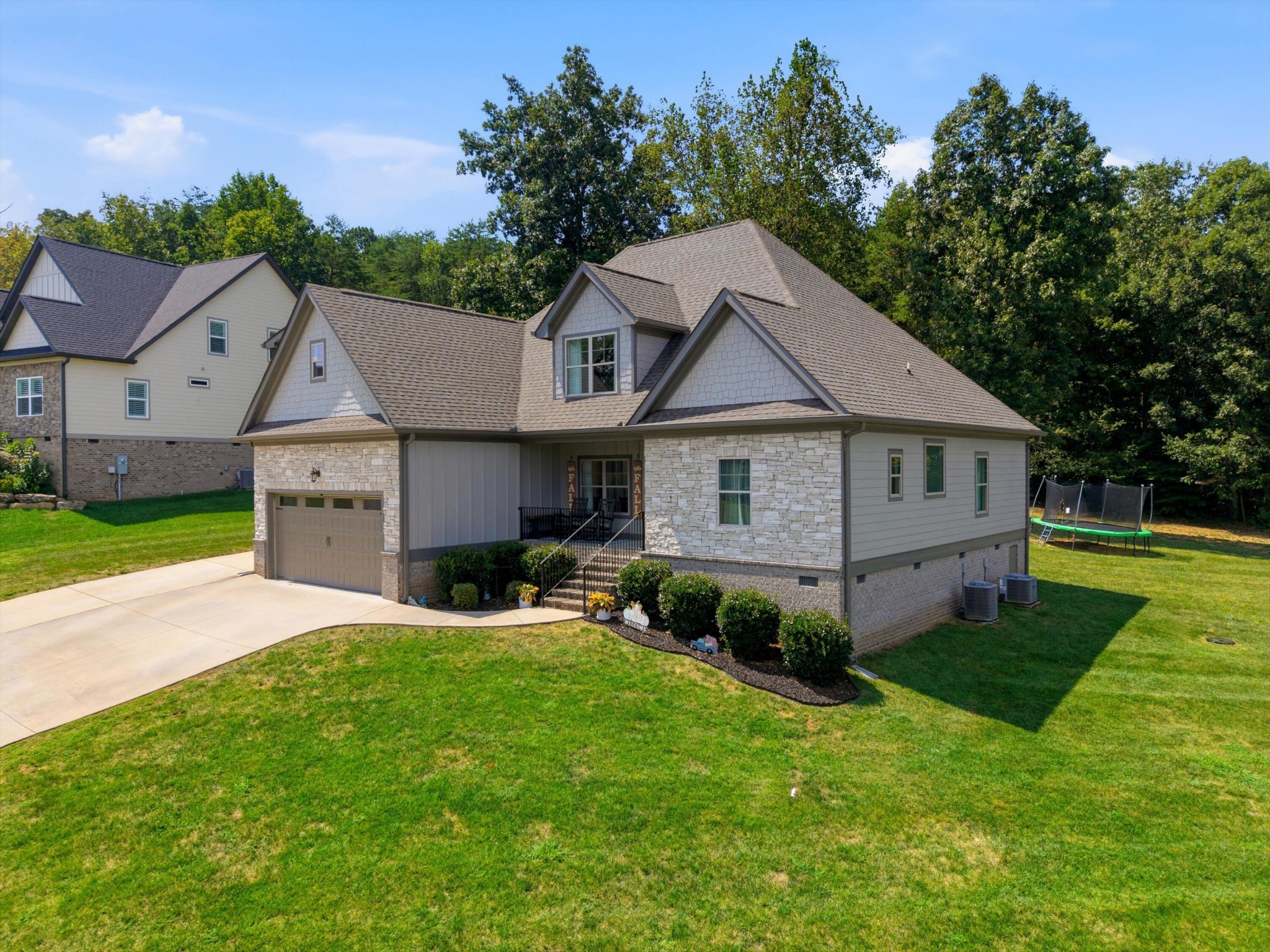122 Opal Trail, NW