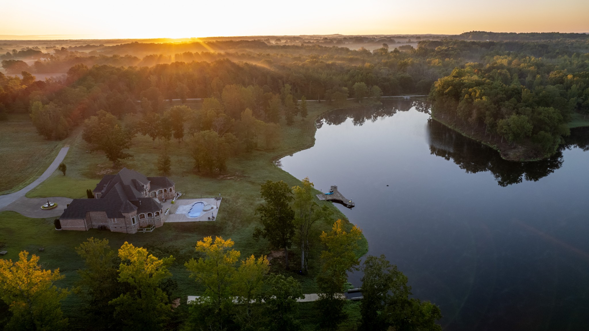 140 Lake Shore Lane