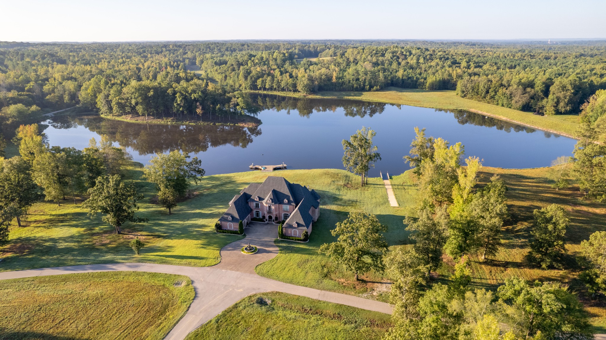 140 Lake Shore Lane