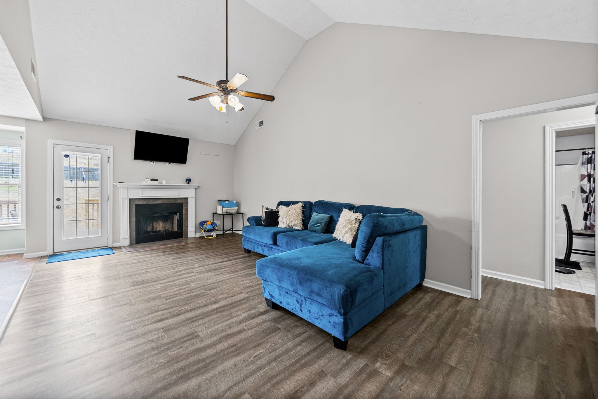 410 Zurich Ct