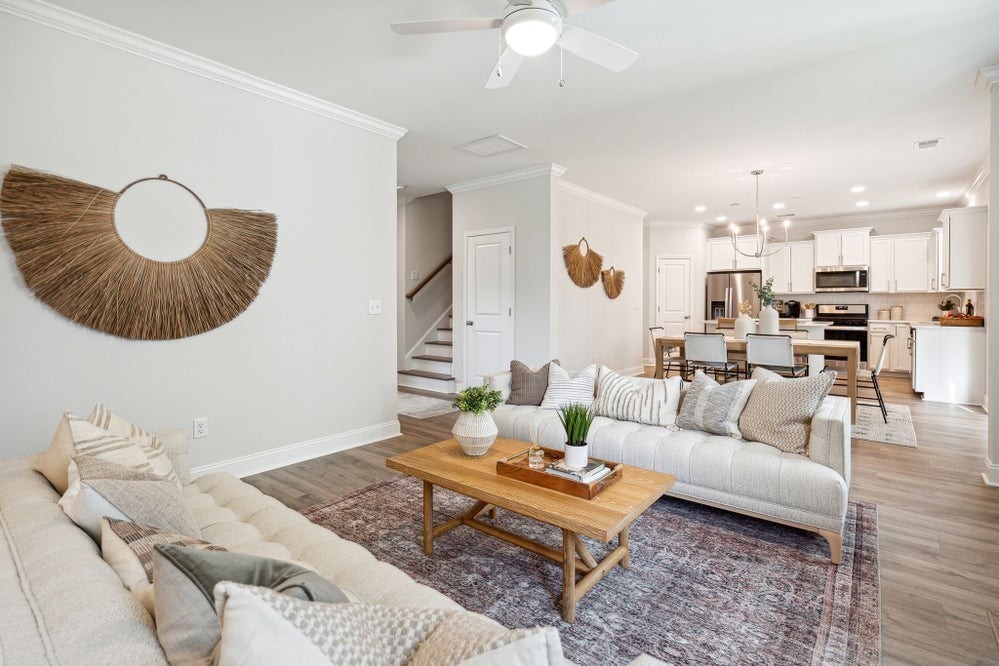 1438 Charles Dr