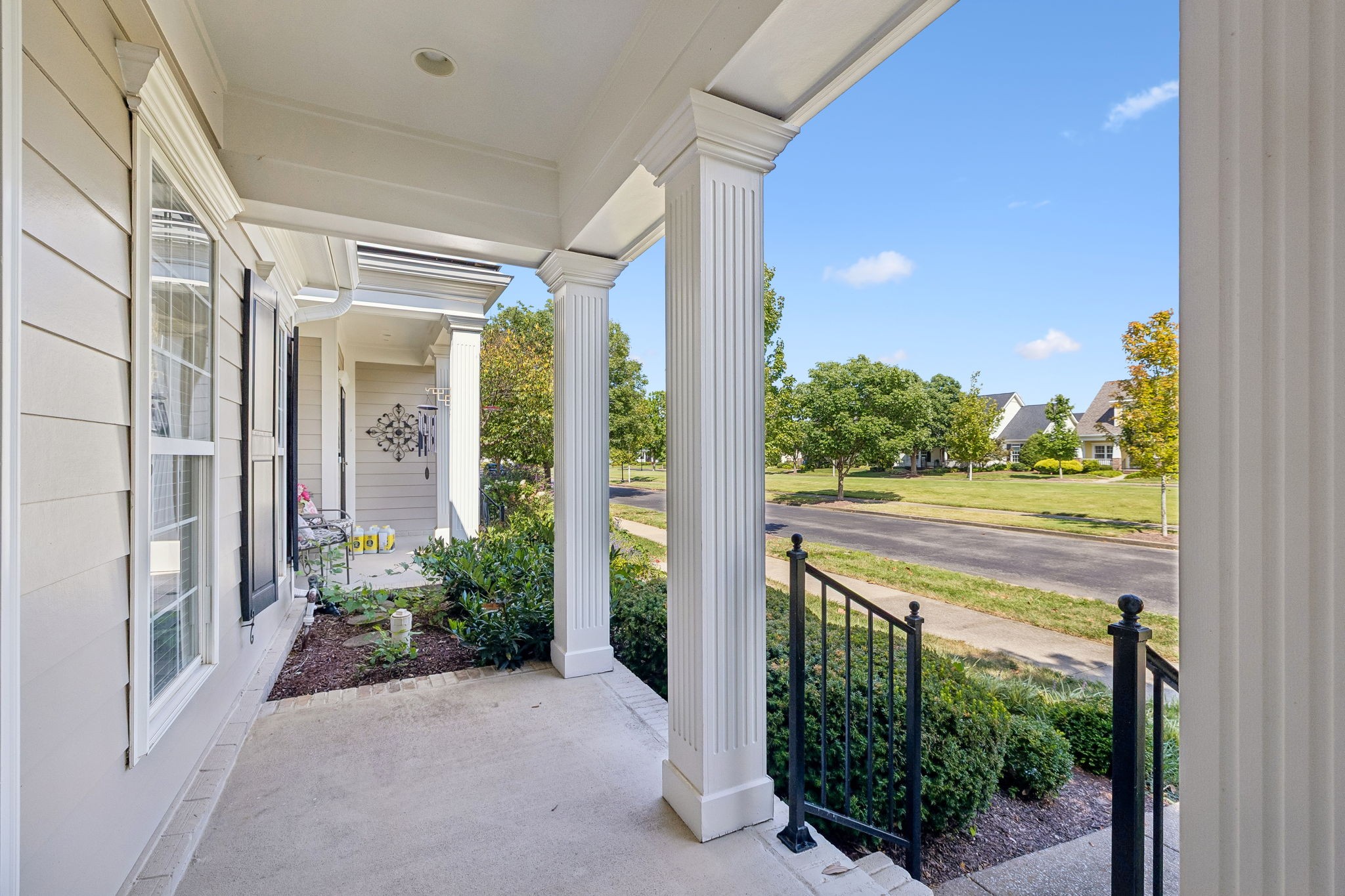 1525 Stratford Hall Cir
