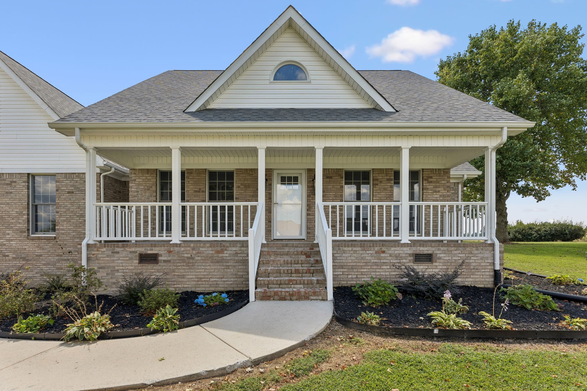 13 Elizabeth Cir