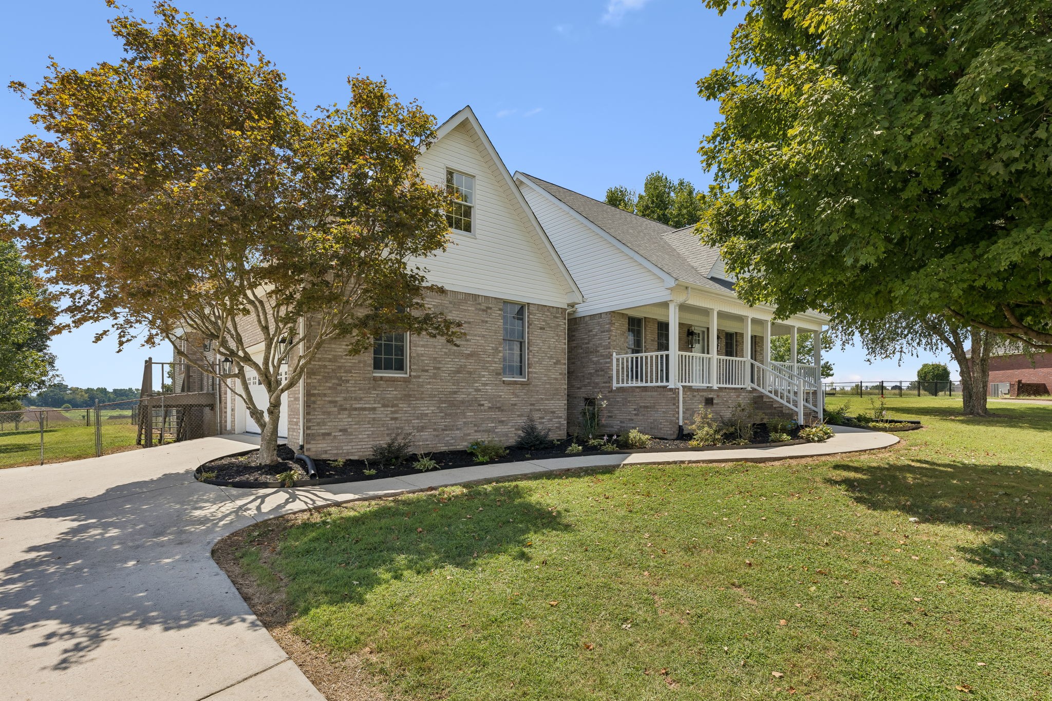 13 Elizabeth Cir