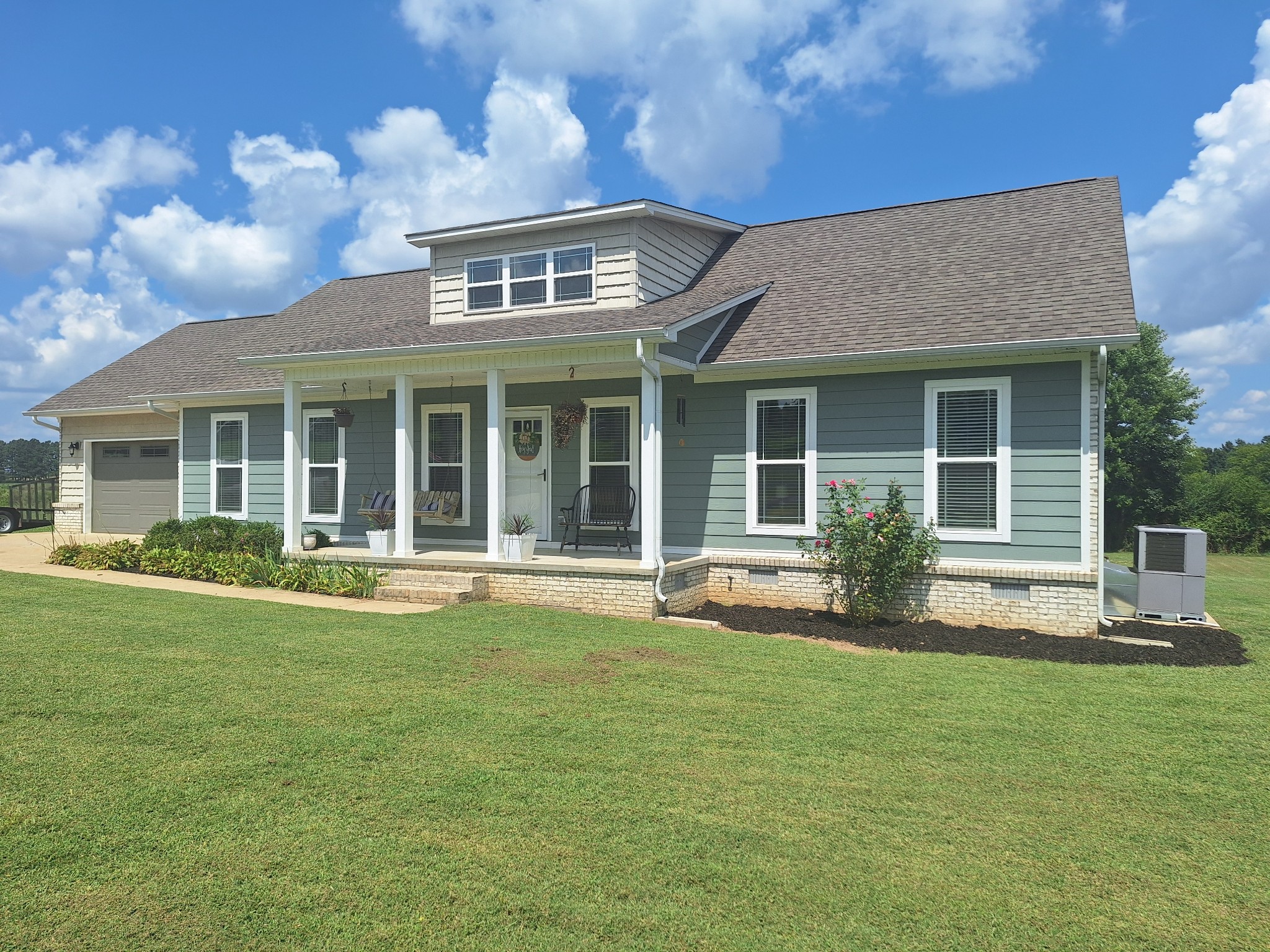 254 W Laurel Dr