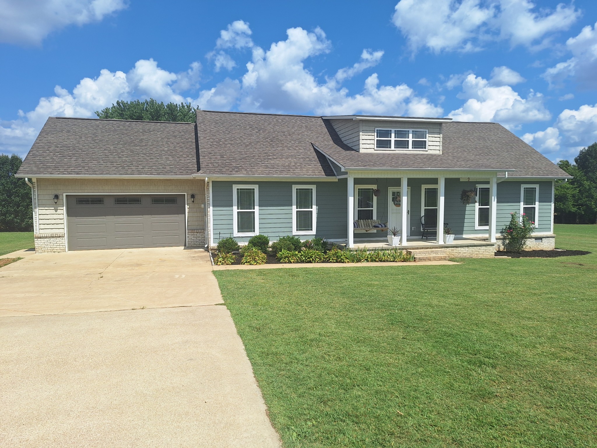 254 W Laurel Dr