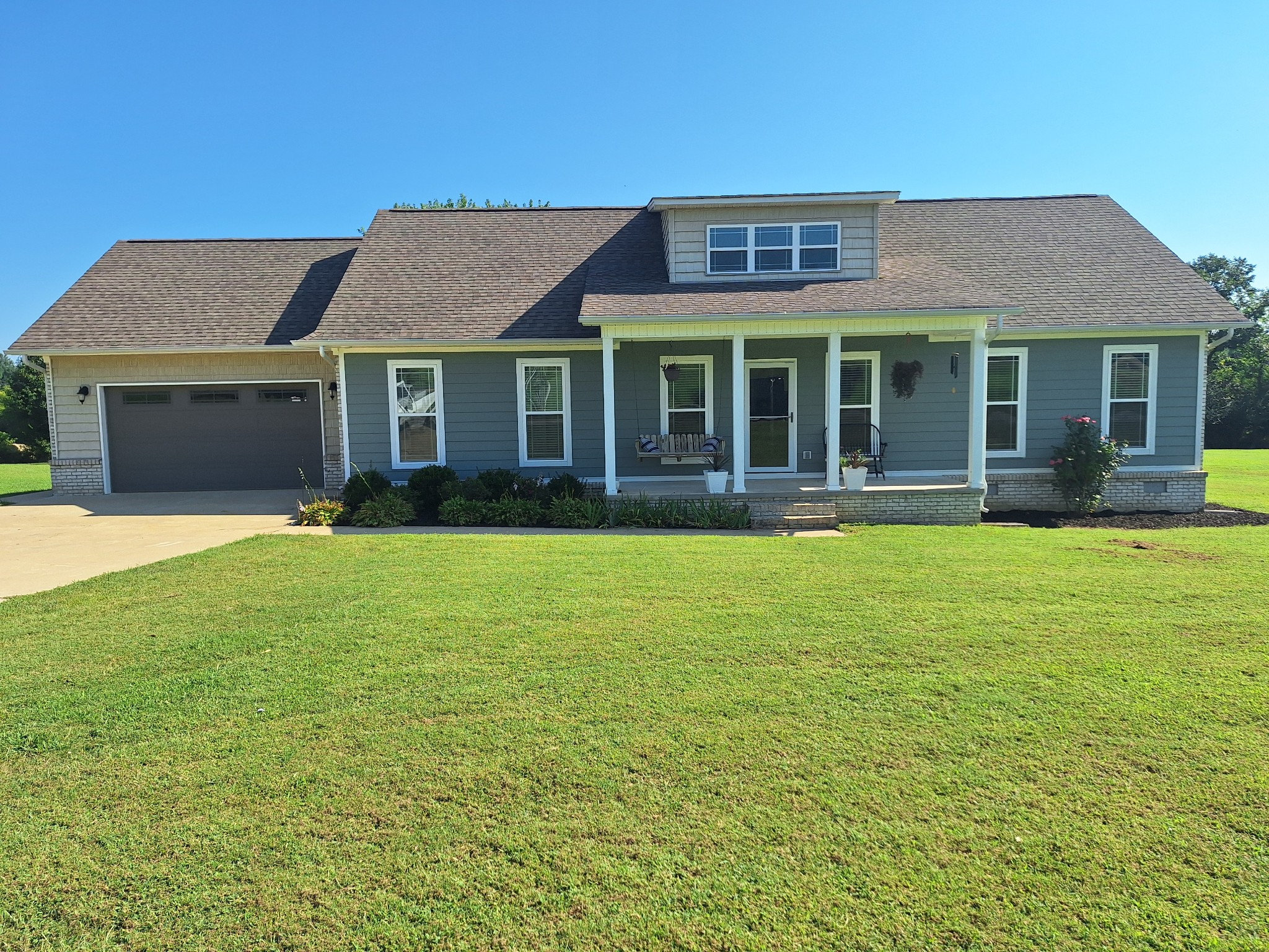 254 W Laurel Dr
