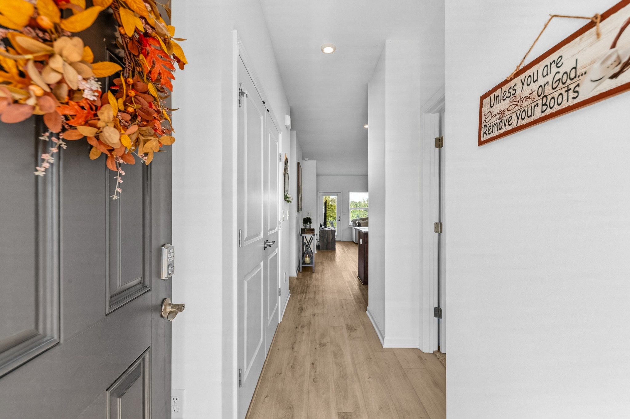 2205 Zeva Cir