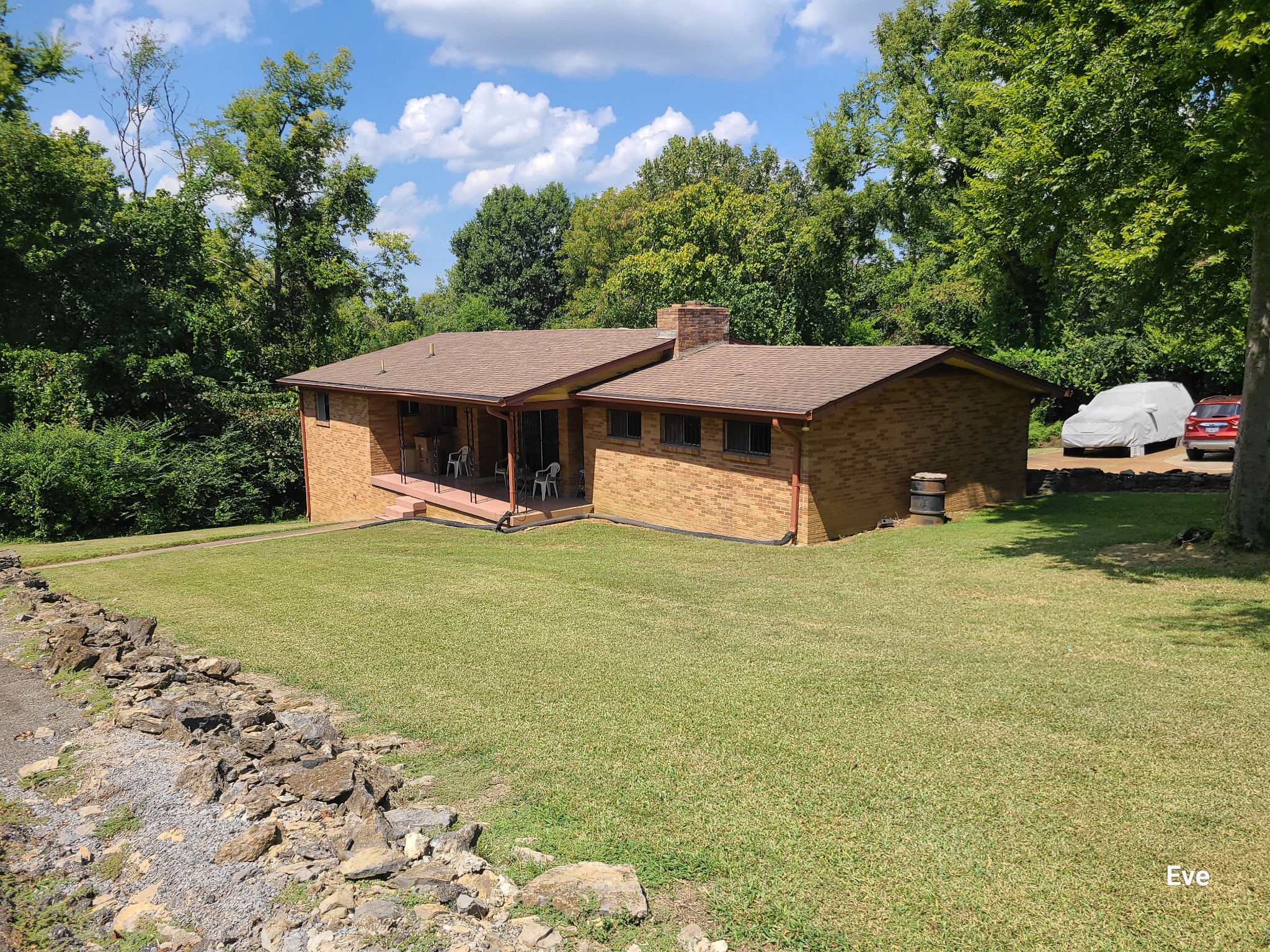 606 Chris St