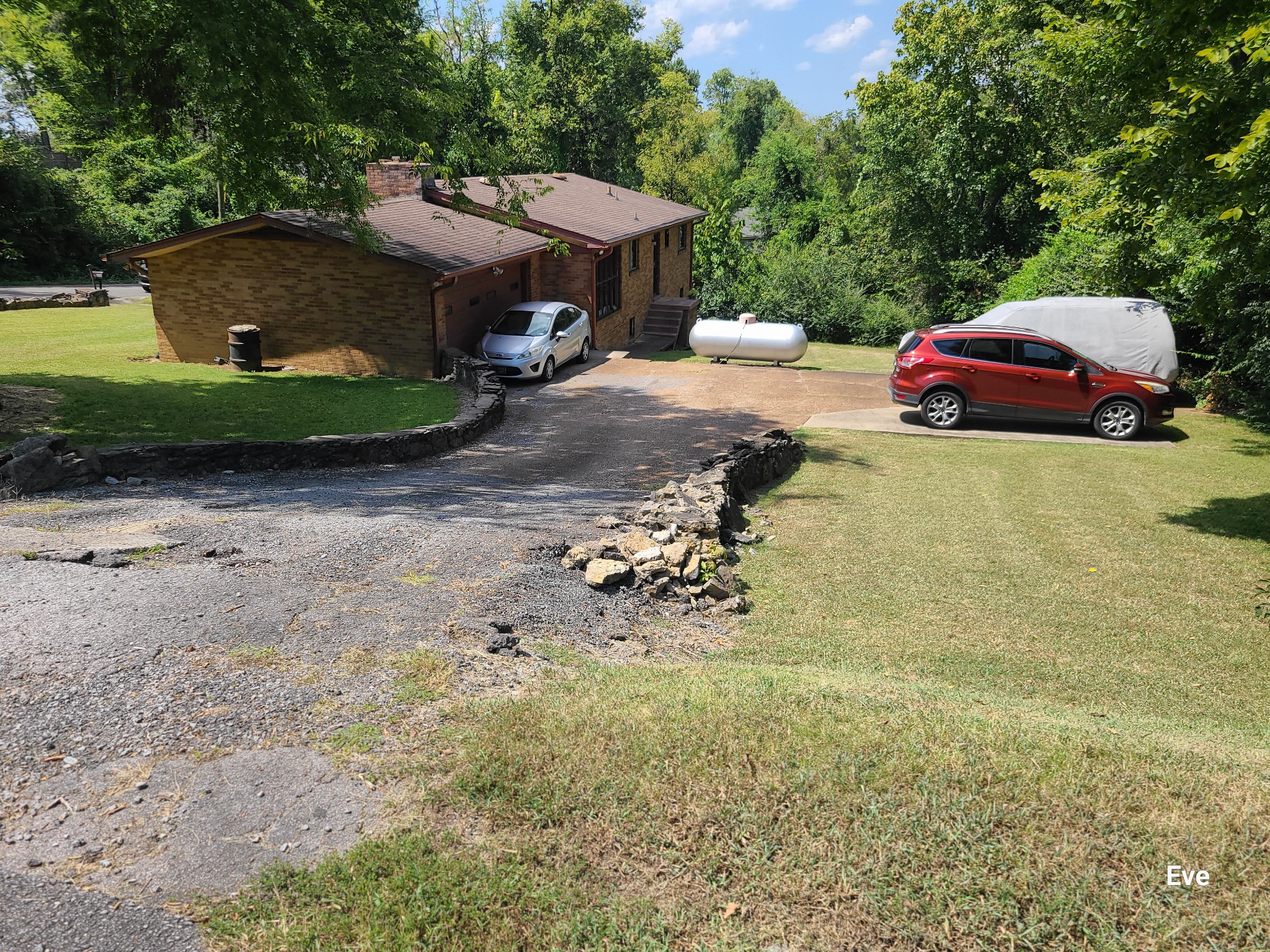606 Chris St