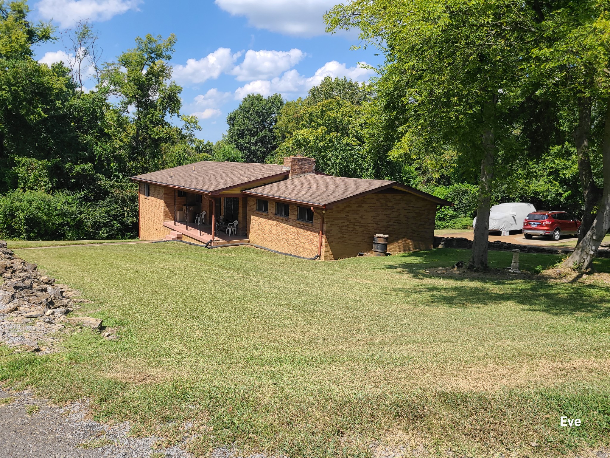 606 Chris St
