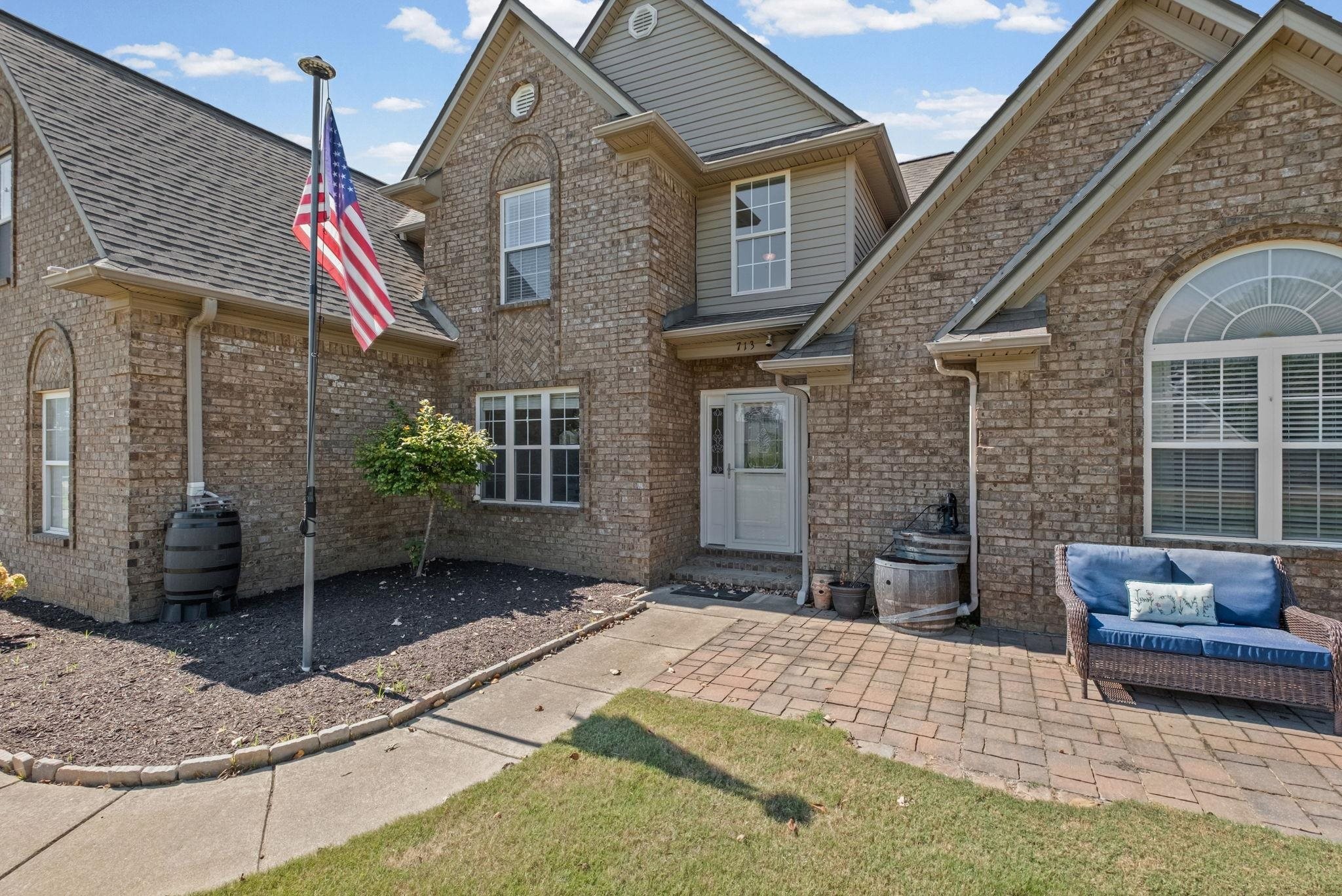 713 ELIZABETH DR