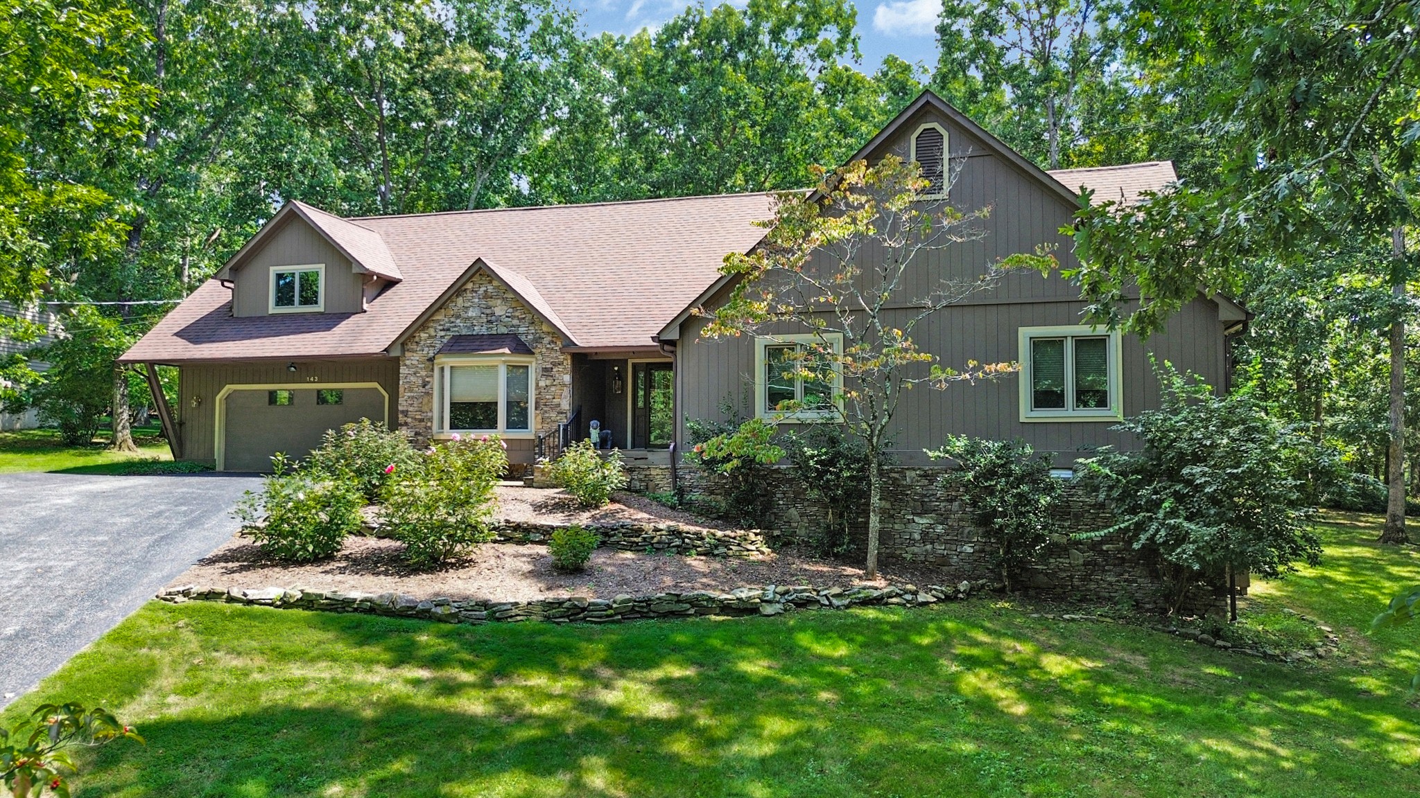 143 Lisa Ln