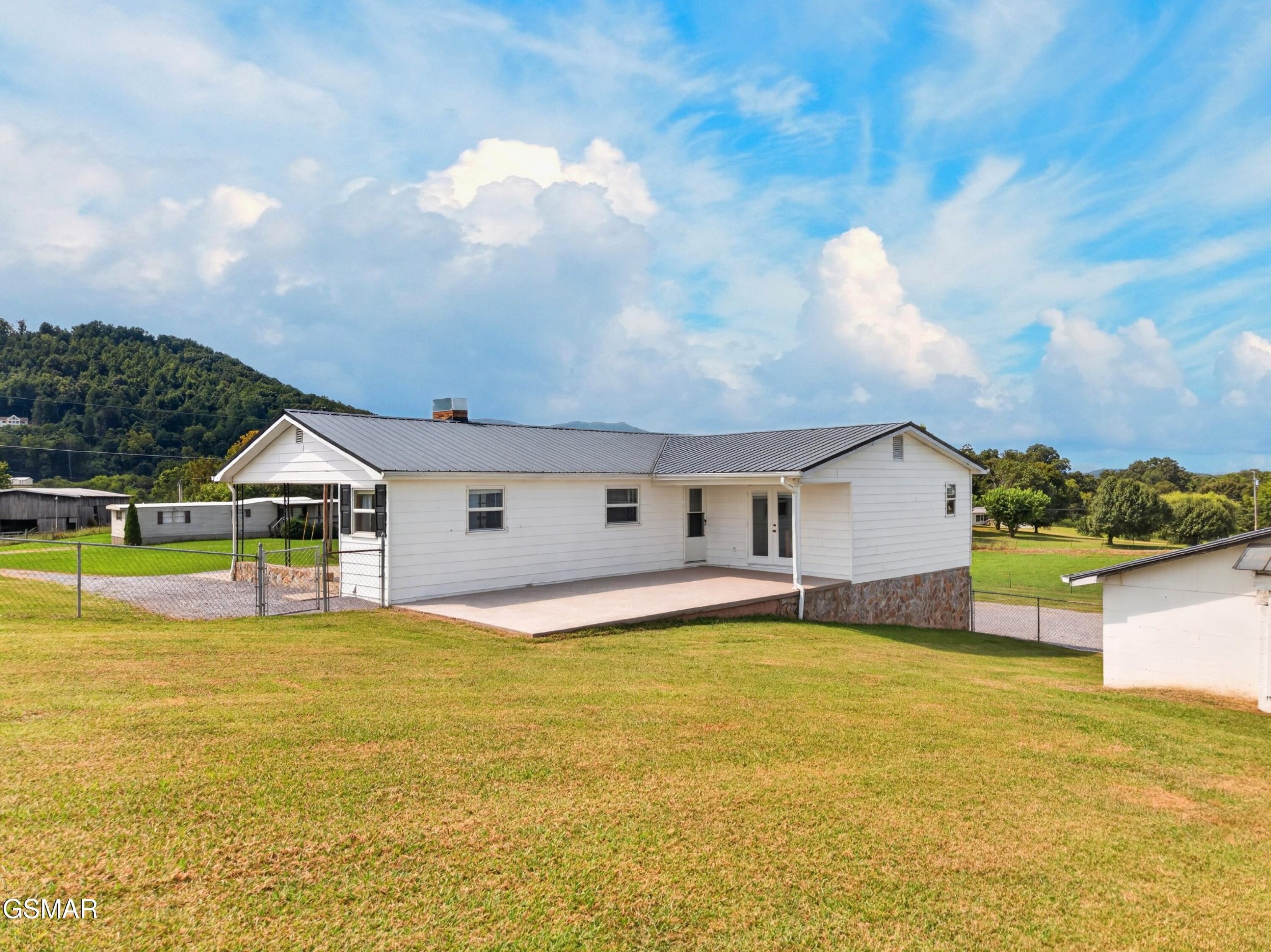 215 White Sands Road