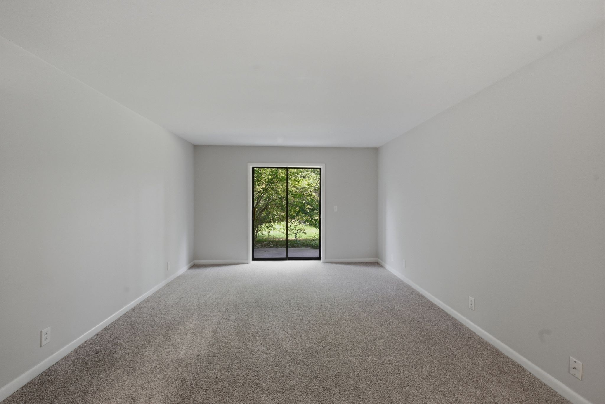 555 N DuPont Ave