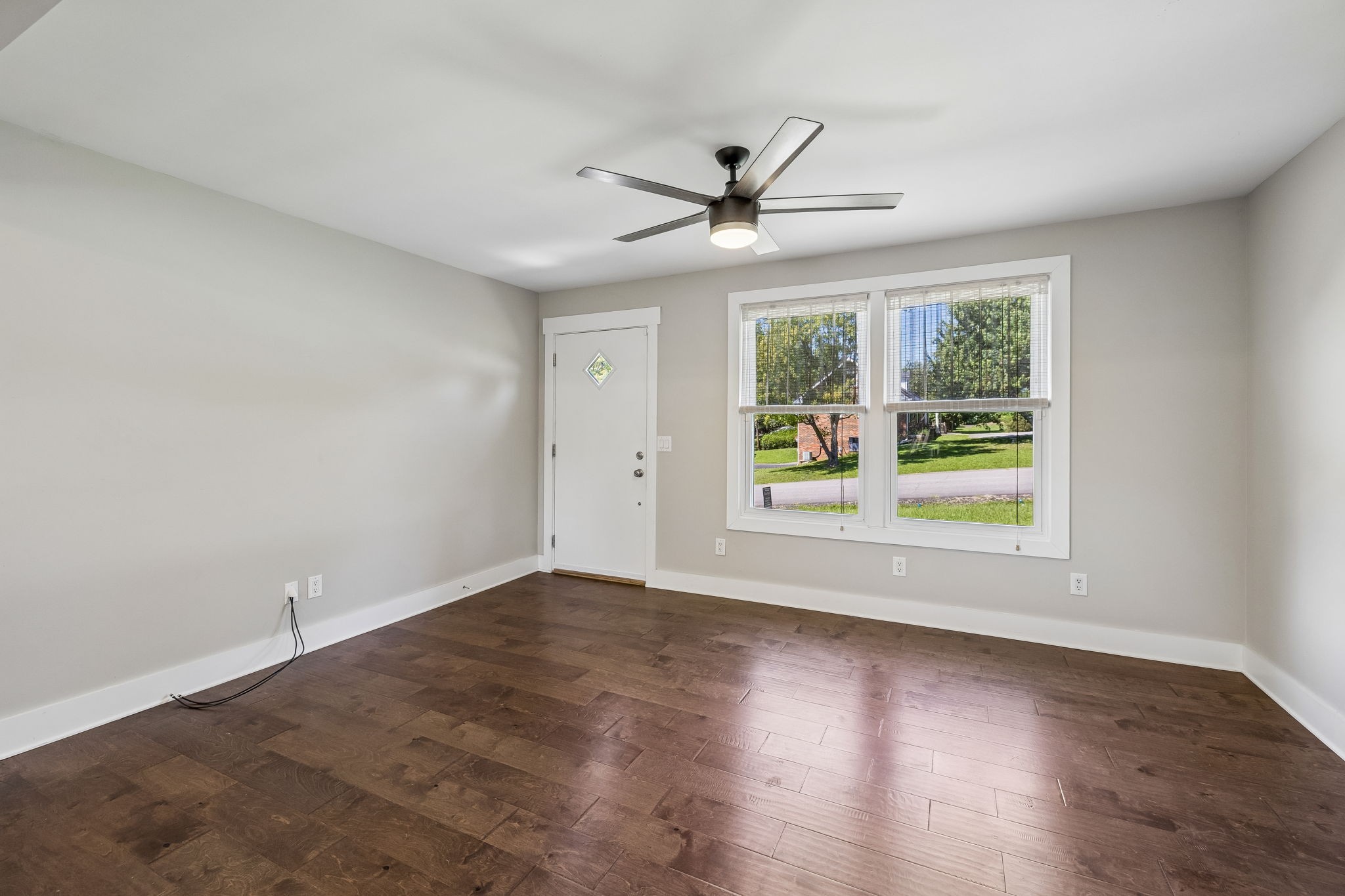 401 Bluebird Ln