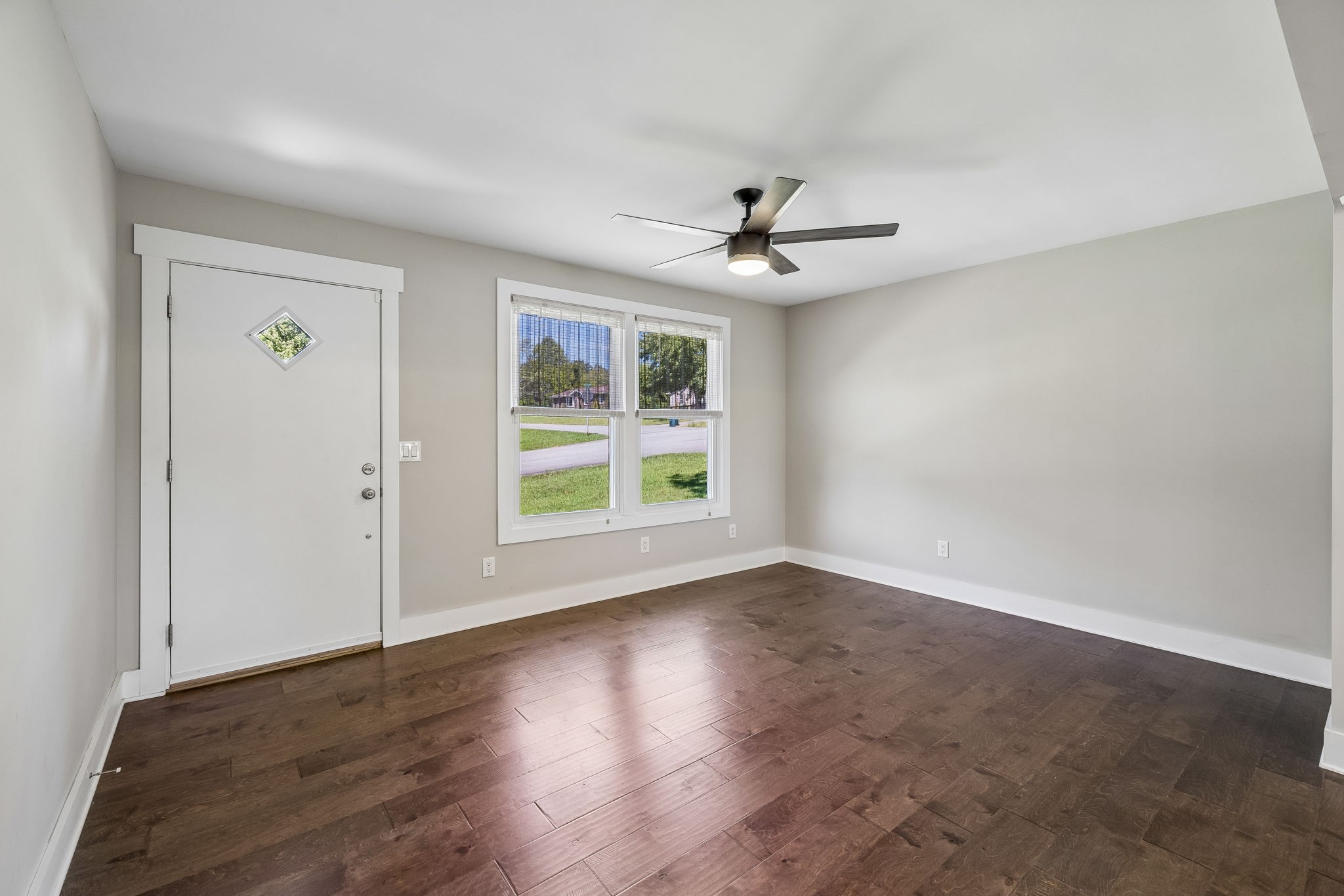 401 Bluebird Ln