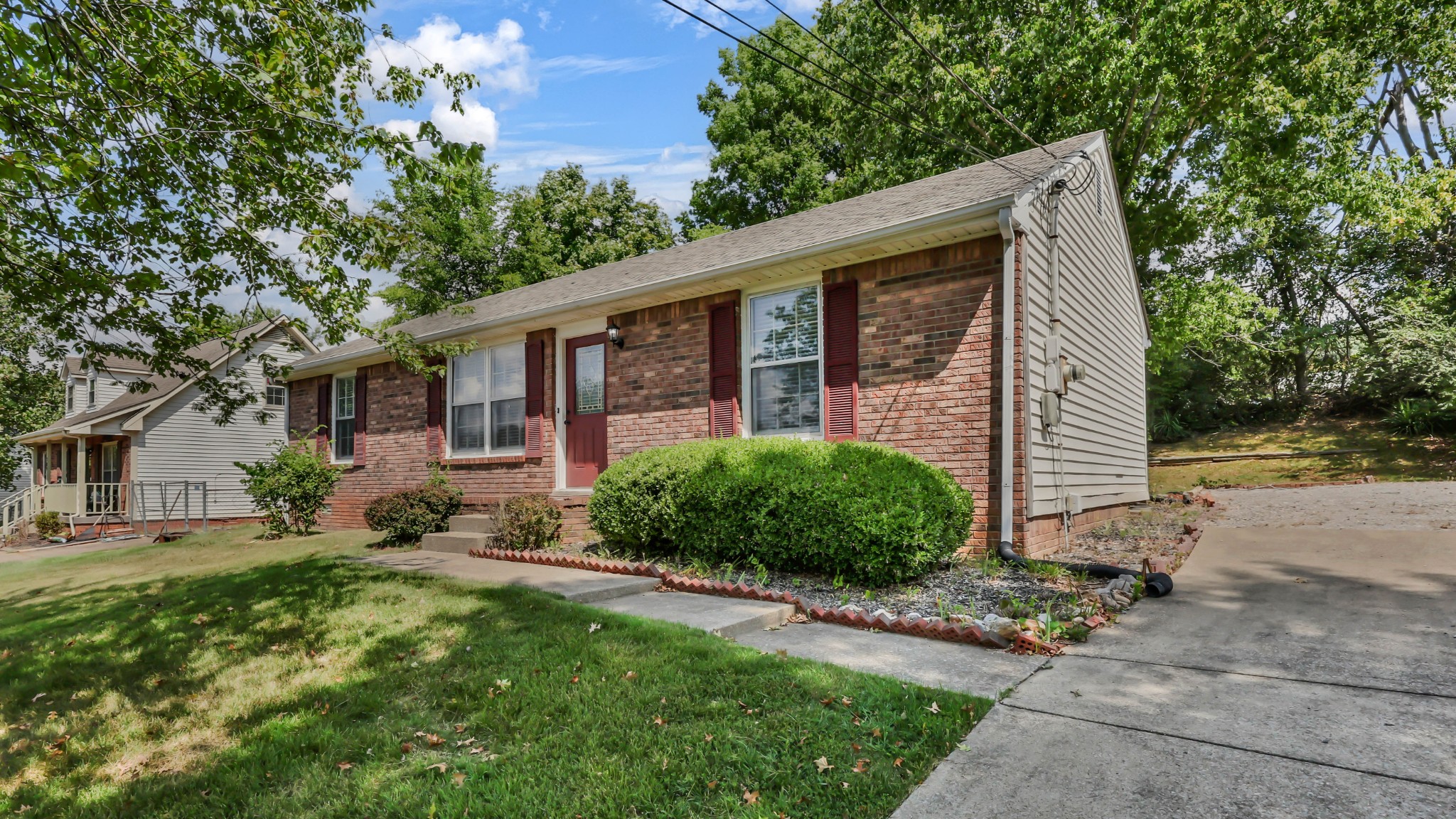 711 Green Valley Ct
