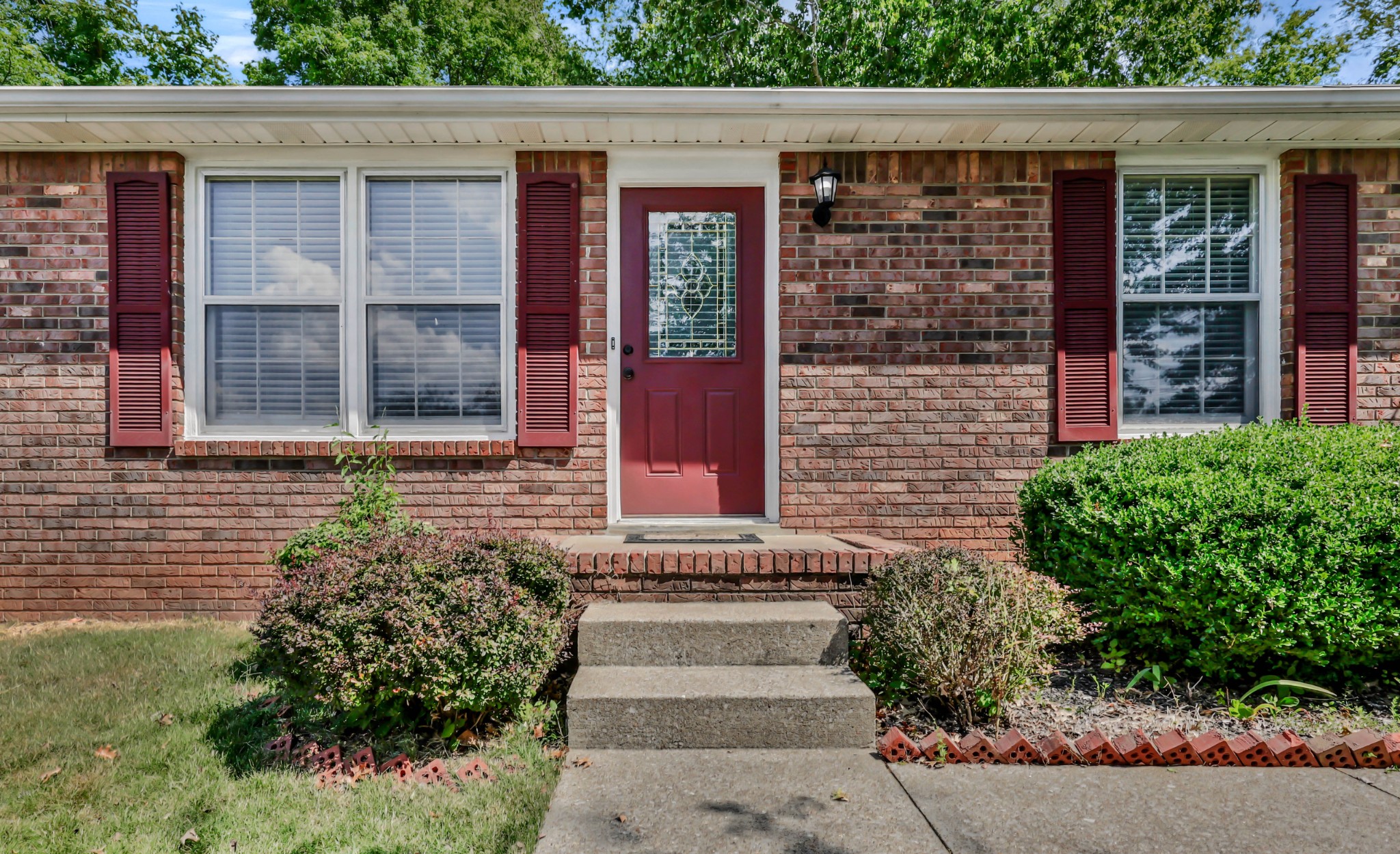 711 Green Valley Ct