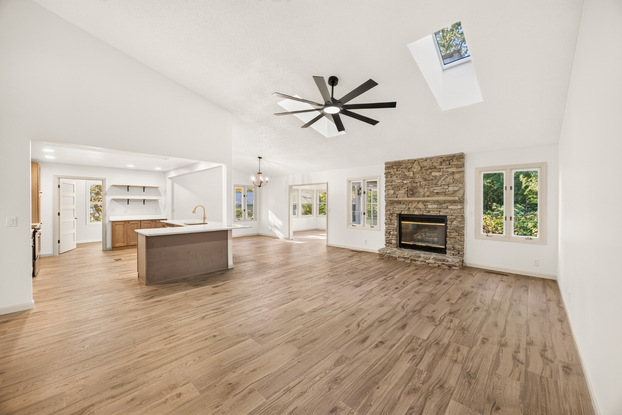 40 Kingsboro Ln