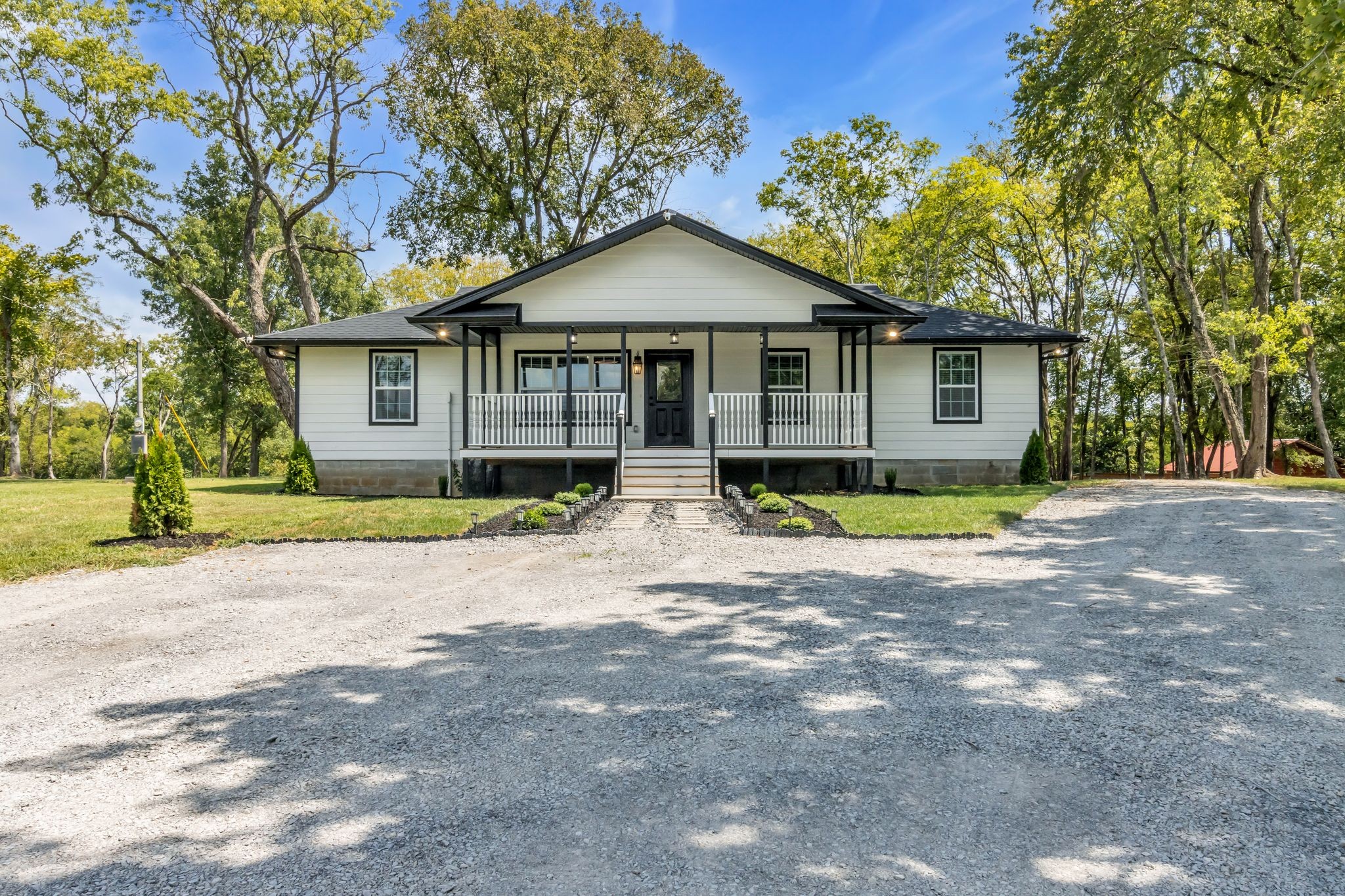 1613 Rucker Rd