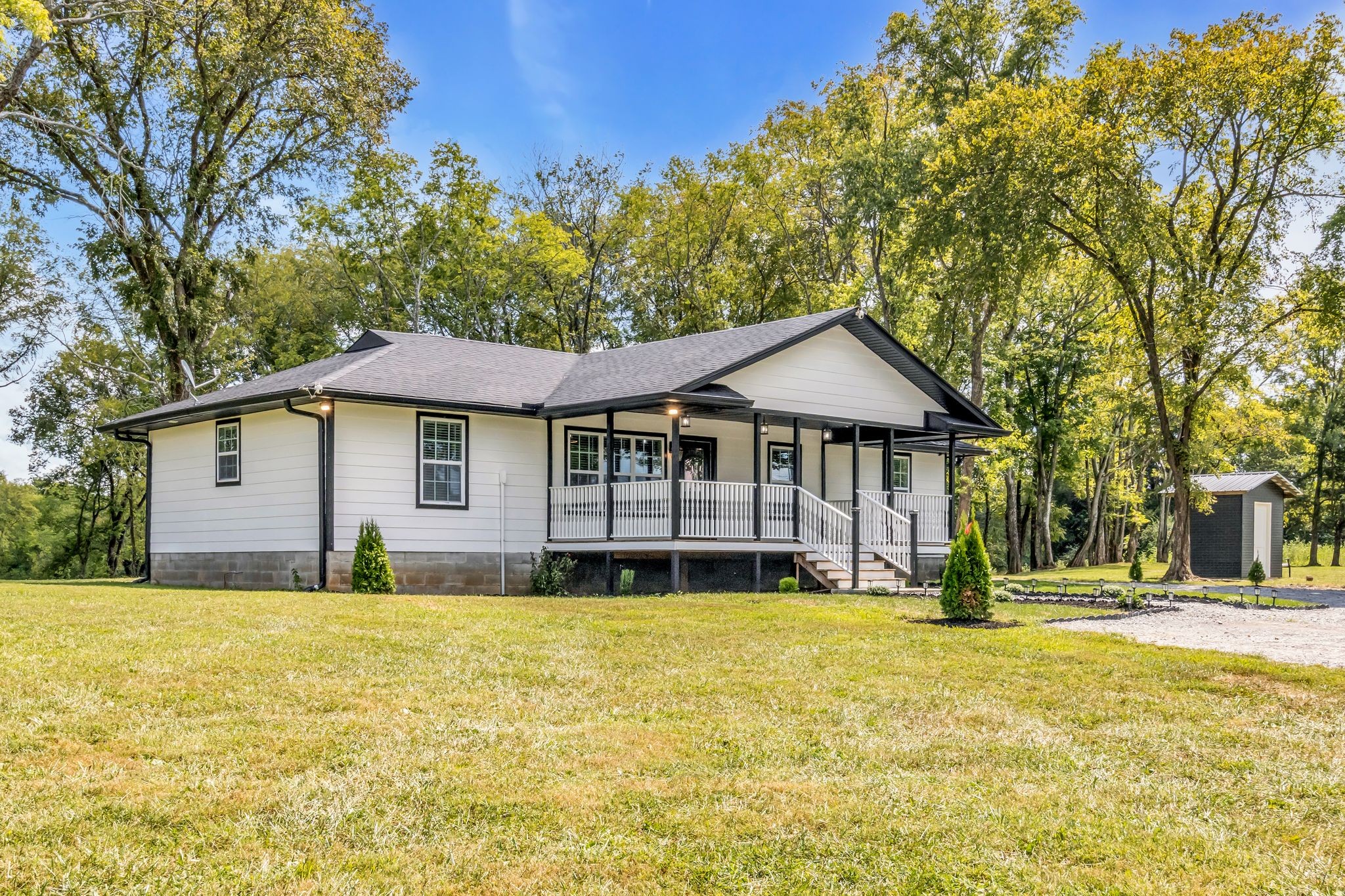 1613 Rucker Rd