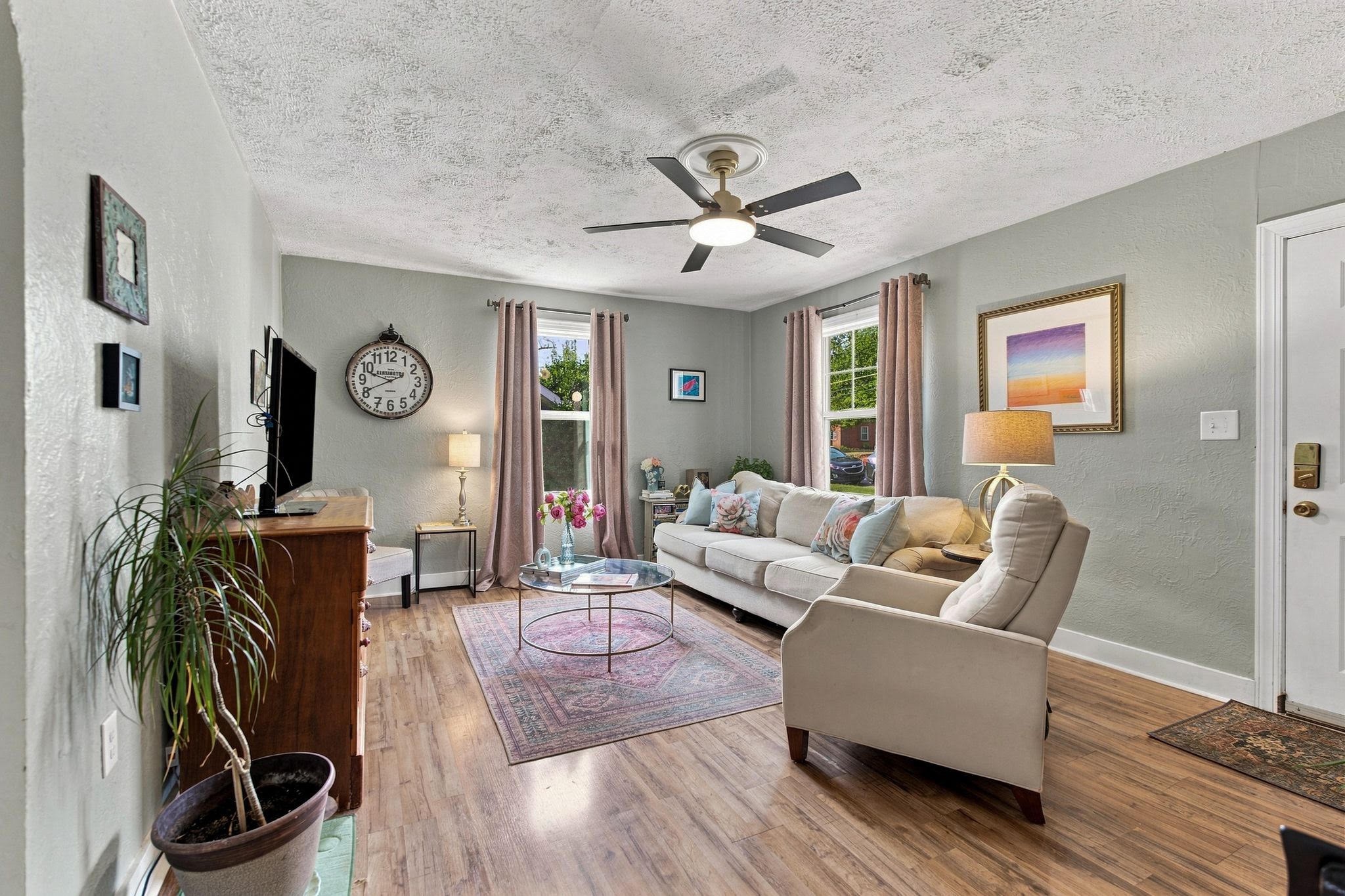 716 Kingwood Dr