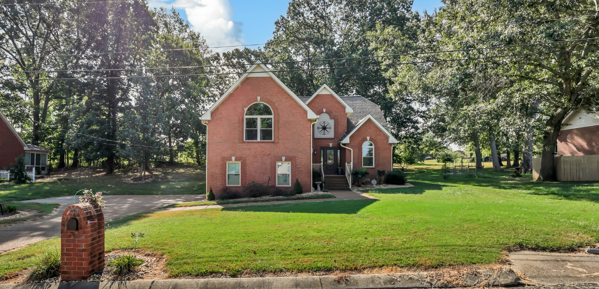 215 S Aztec Dr