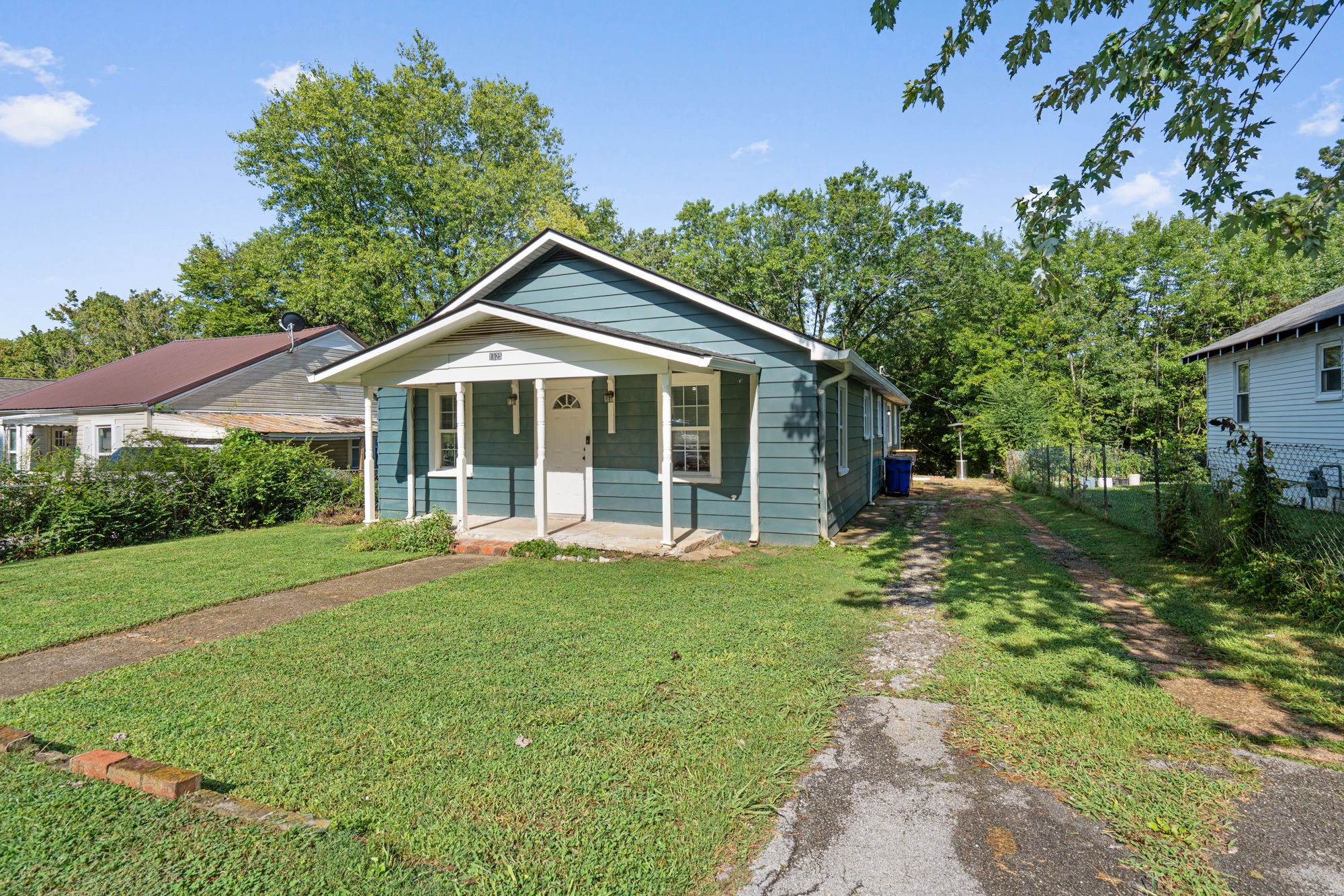 1825 Clemmer St, NE