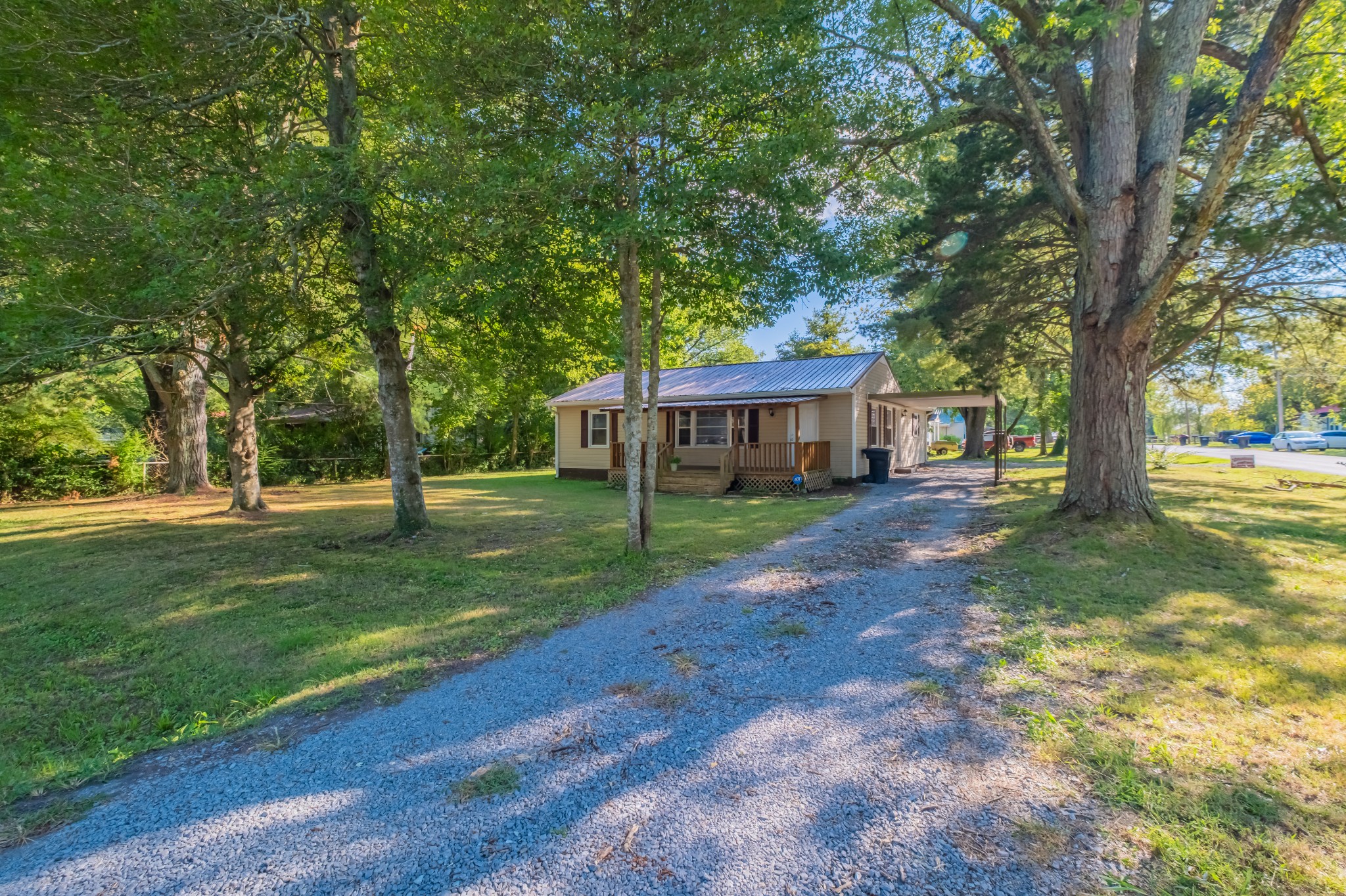 200 Gentry St
