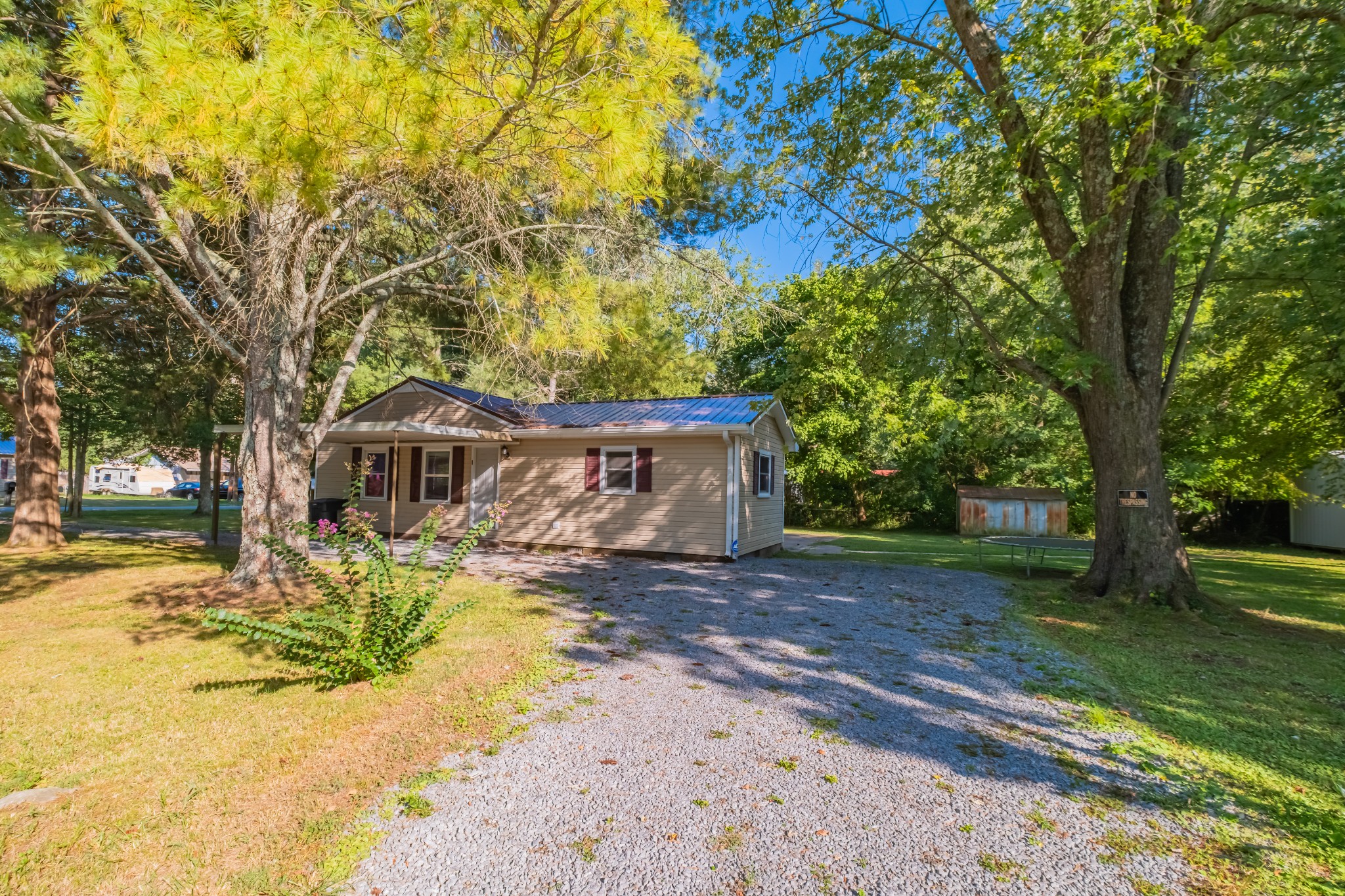 200 Gentry St