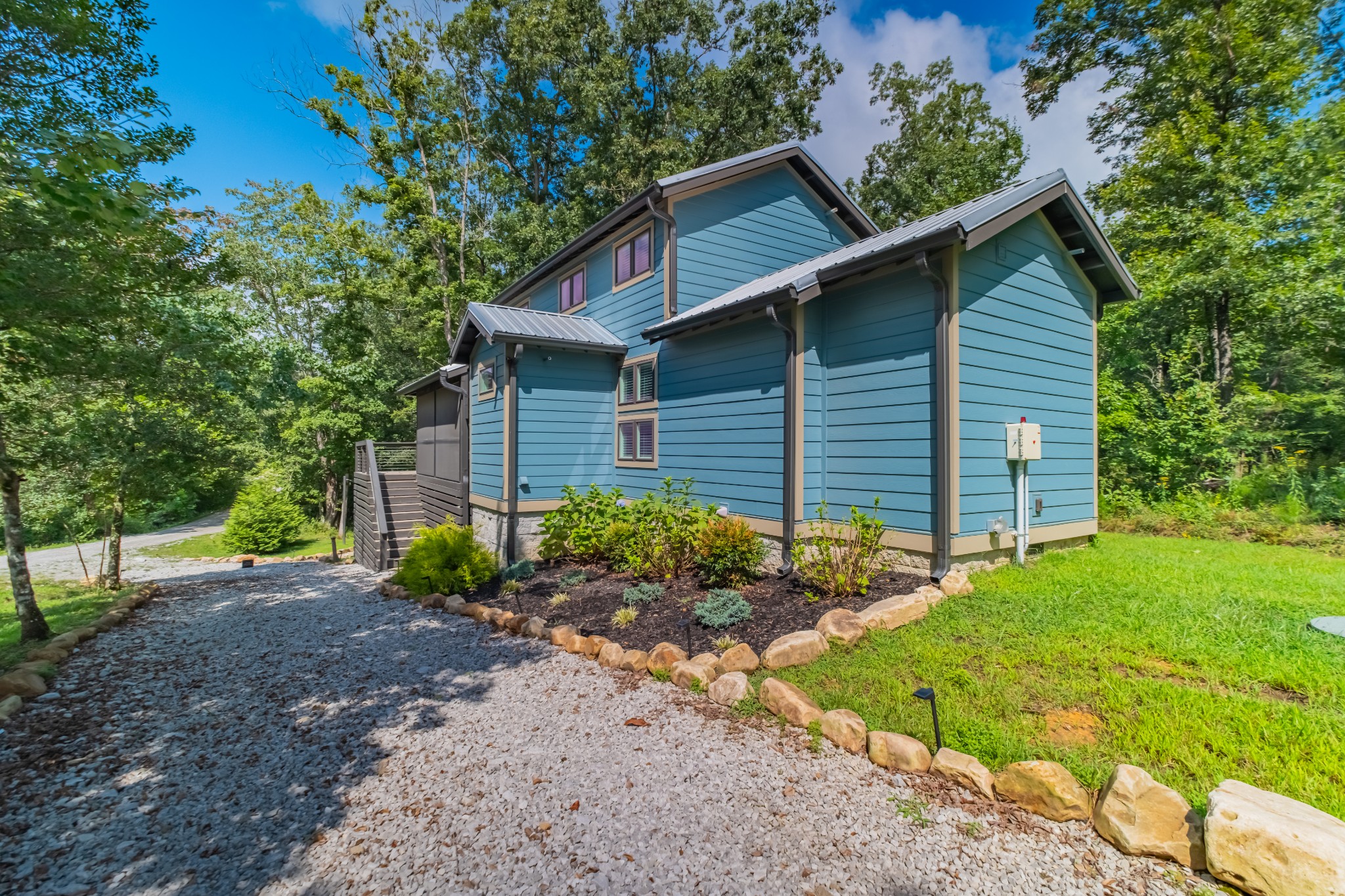 246 Hemlock Cv