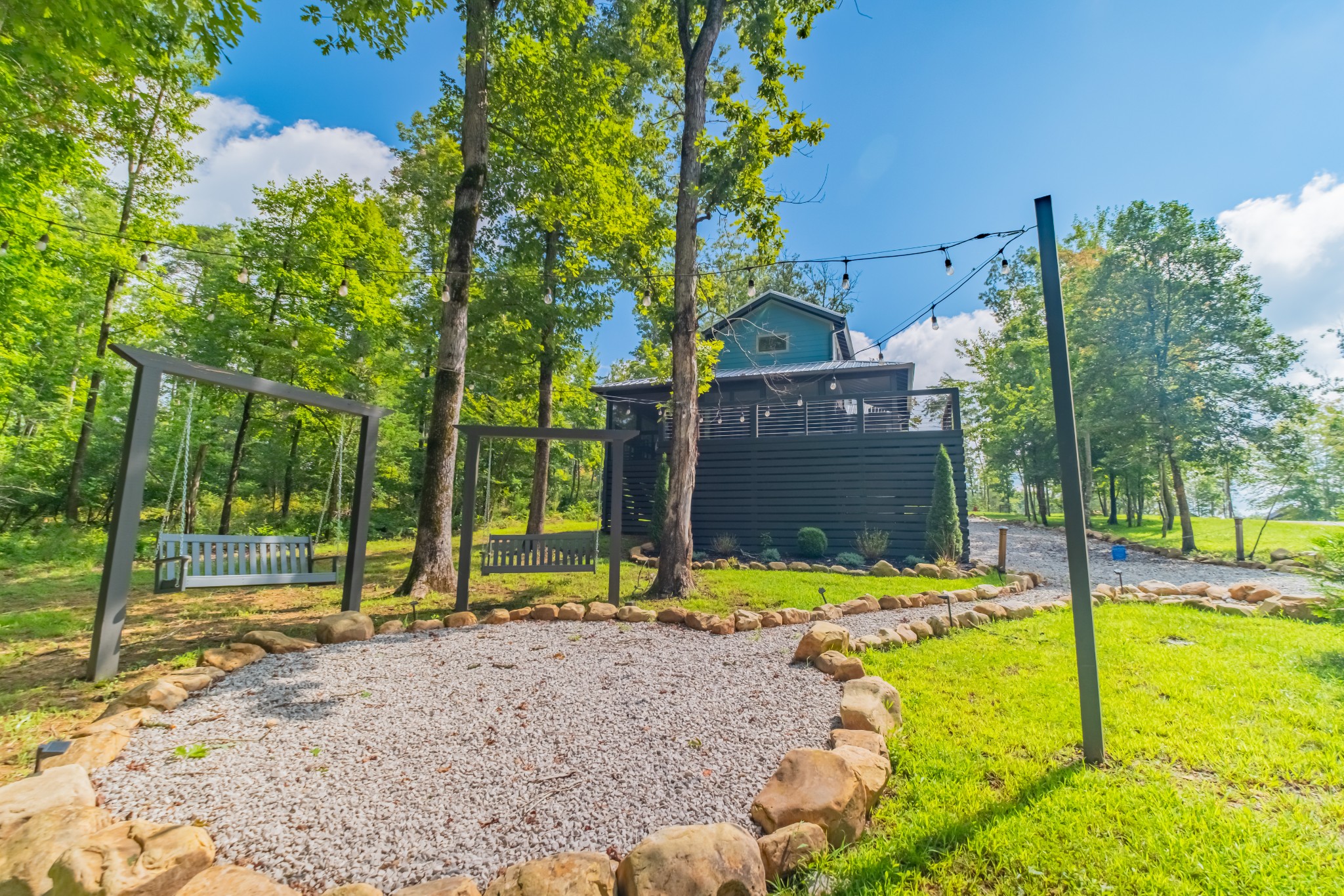 246 Hemlock Cv