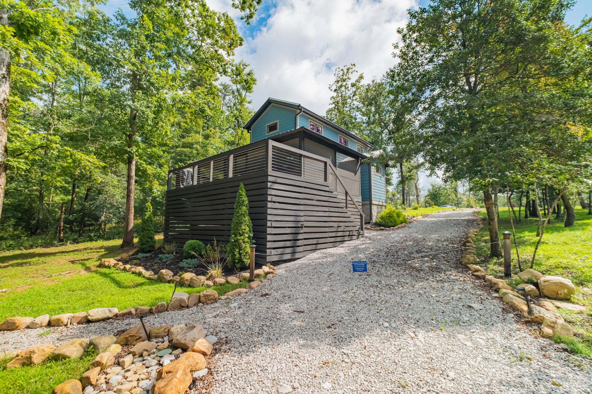 246 Hemlock Cv