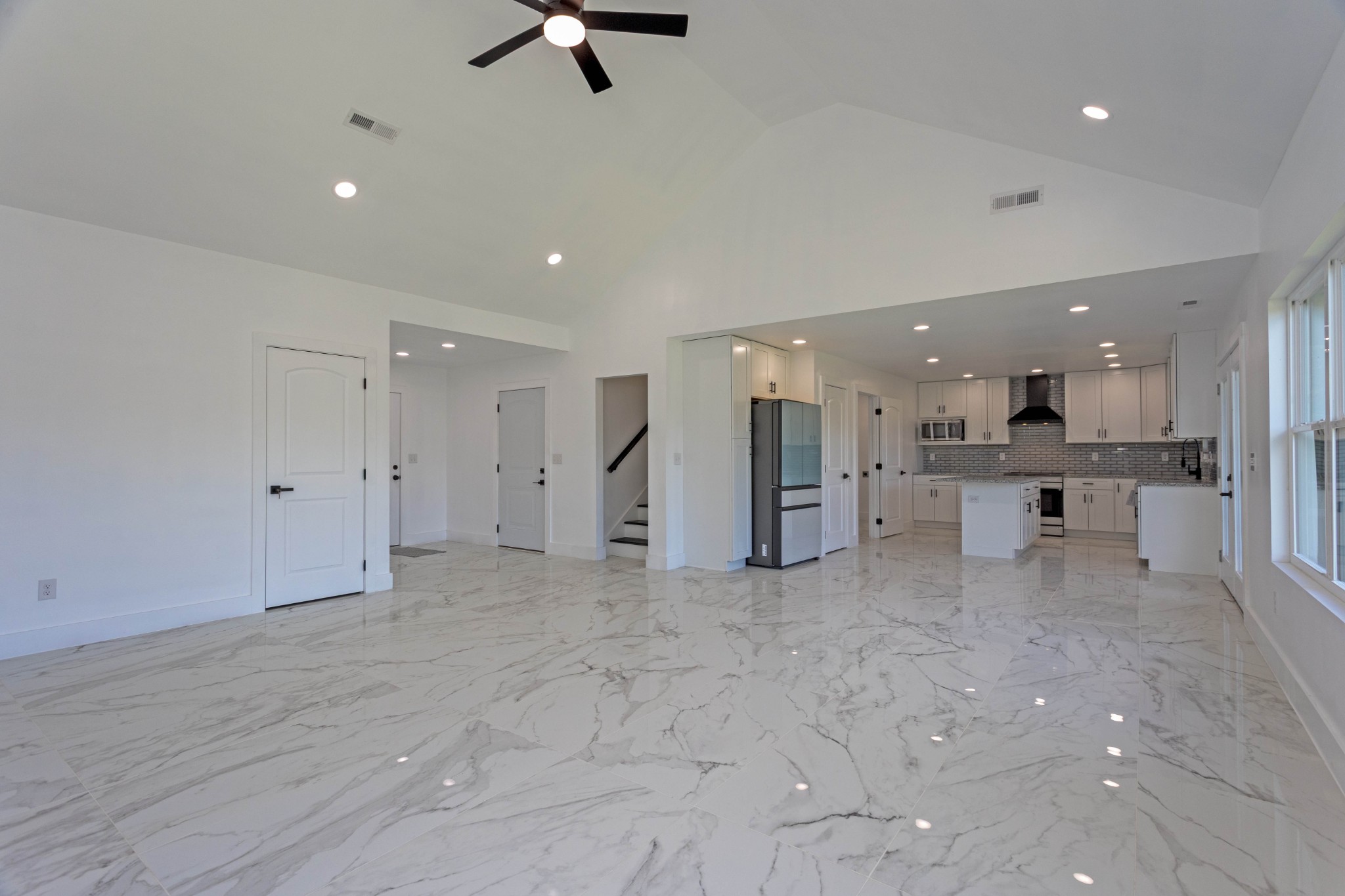 414 Windy Ridge Dr