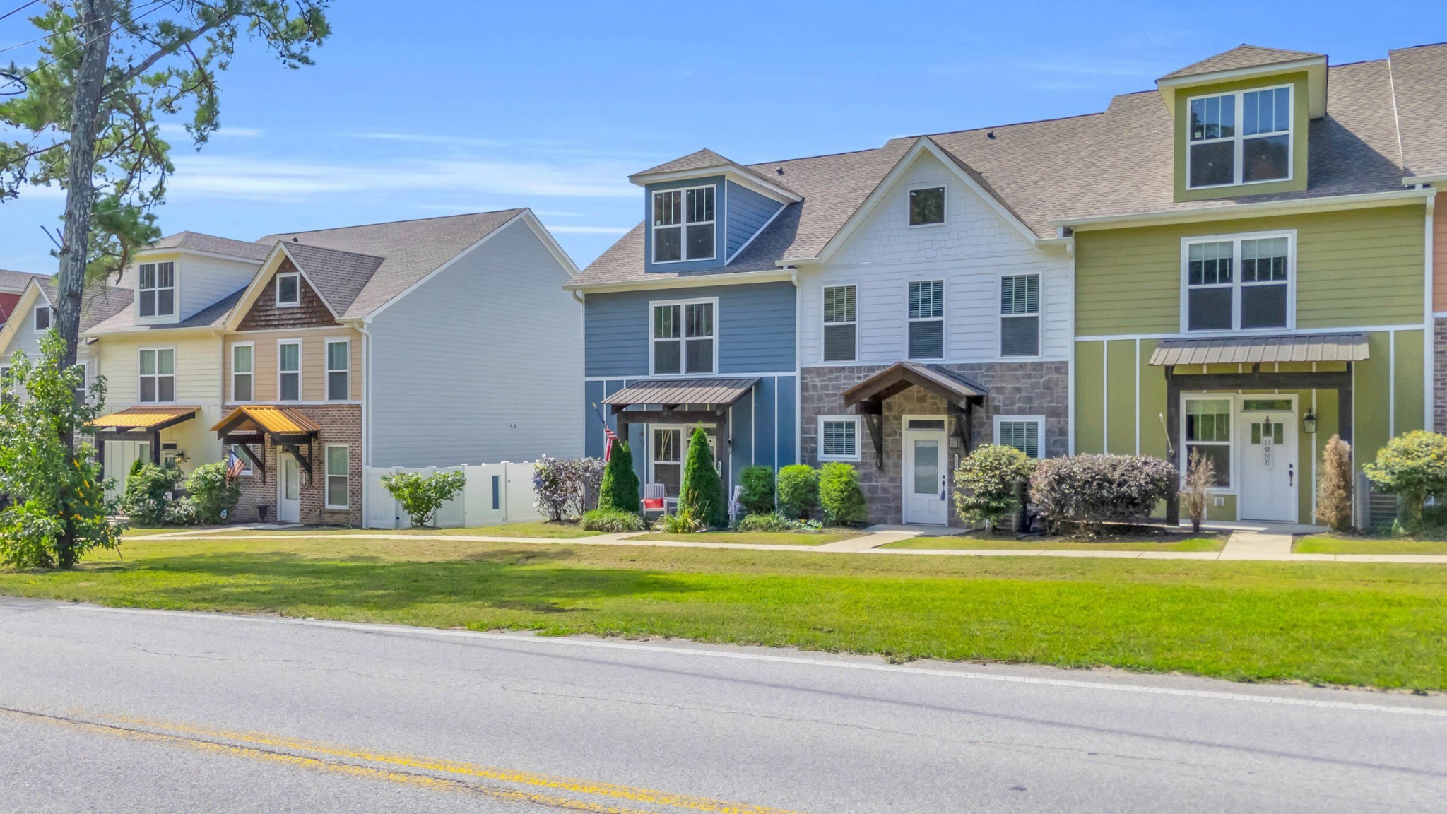 1808 Young Road, SE