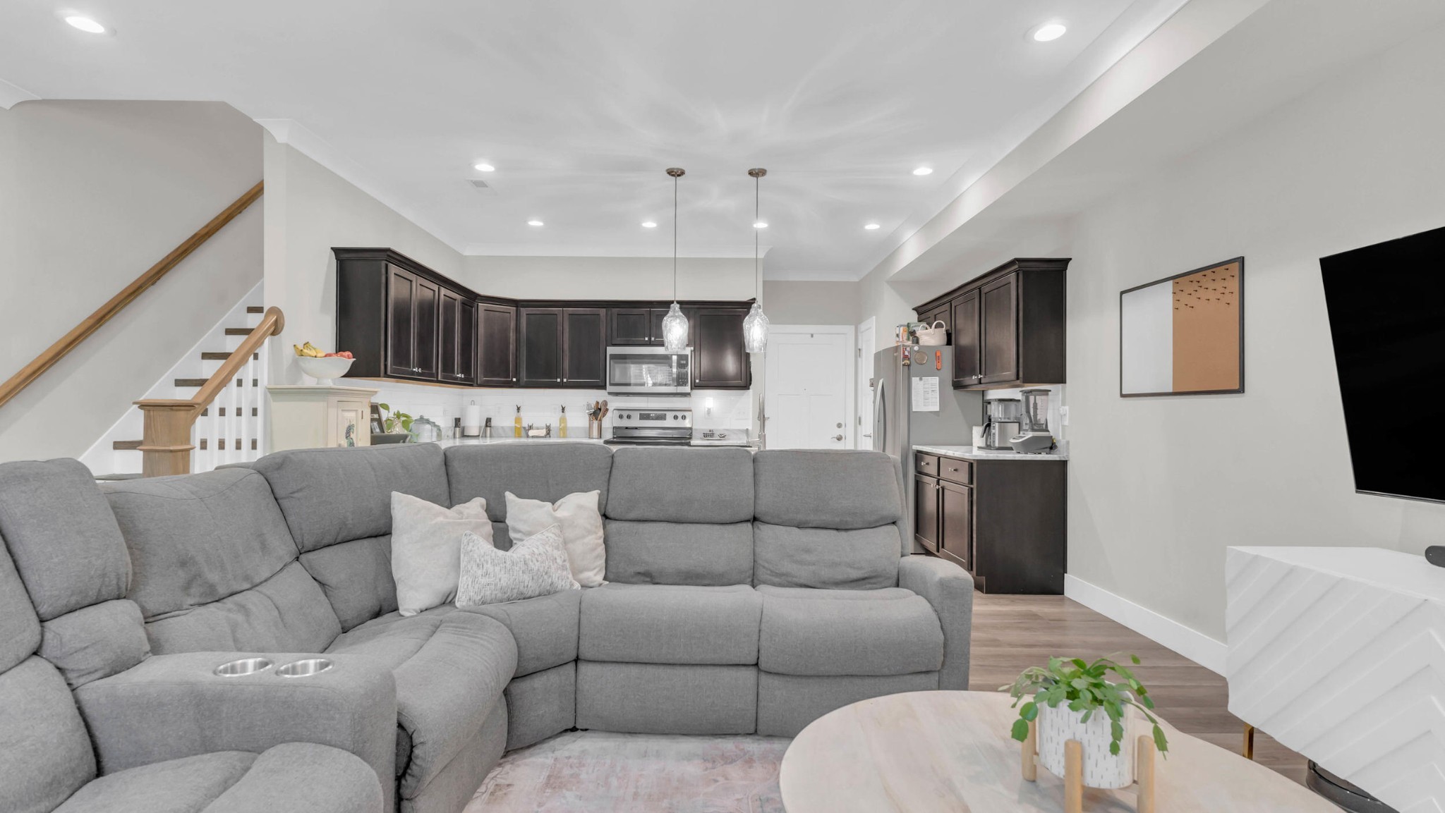 1808 Young Road, SE