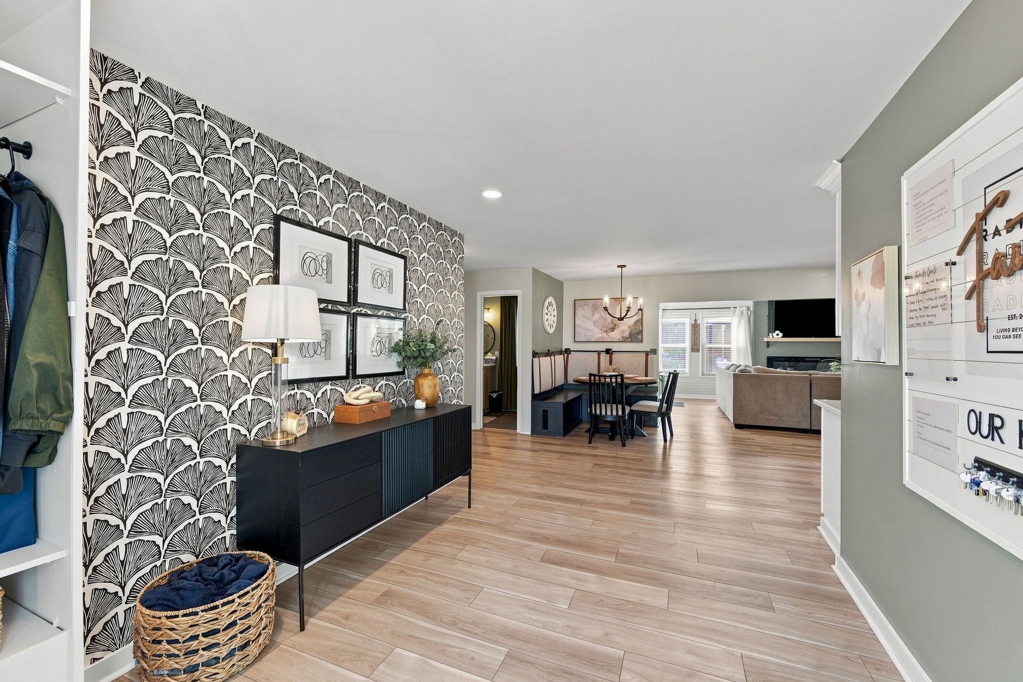 112 Oakmont Dr