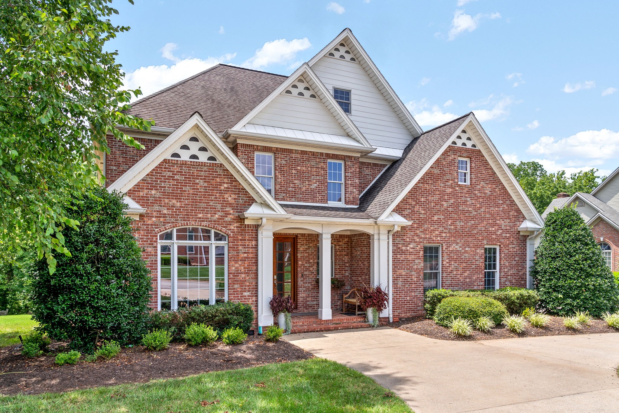 305 Lincoln Way