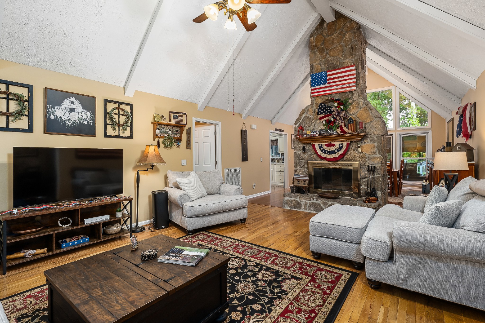 1485 Hillsdale Dr