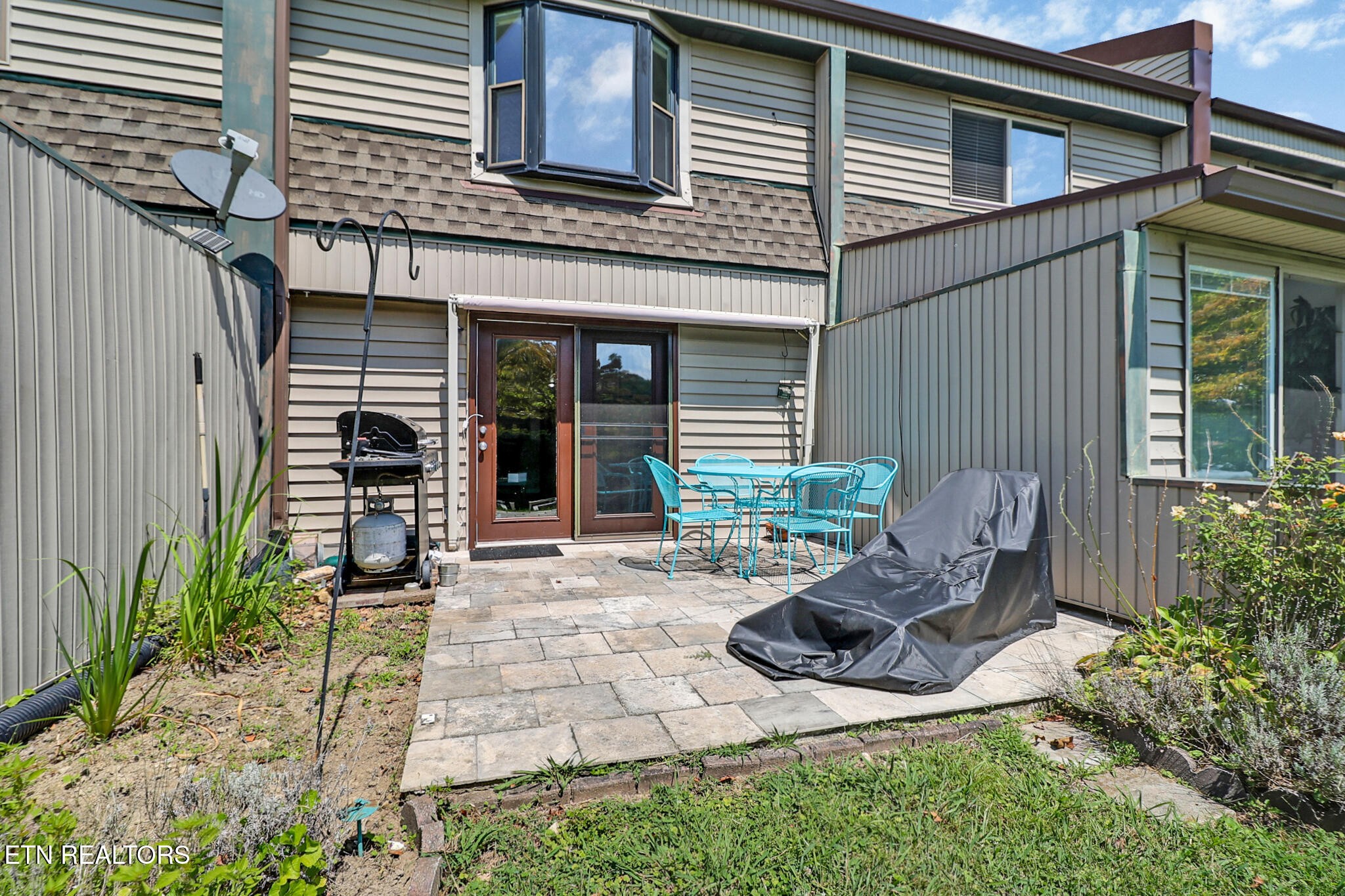 96 Lakeshore Lane