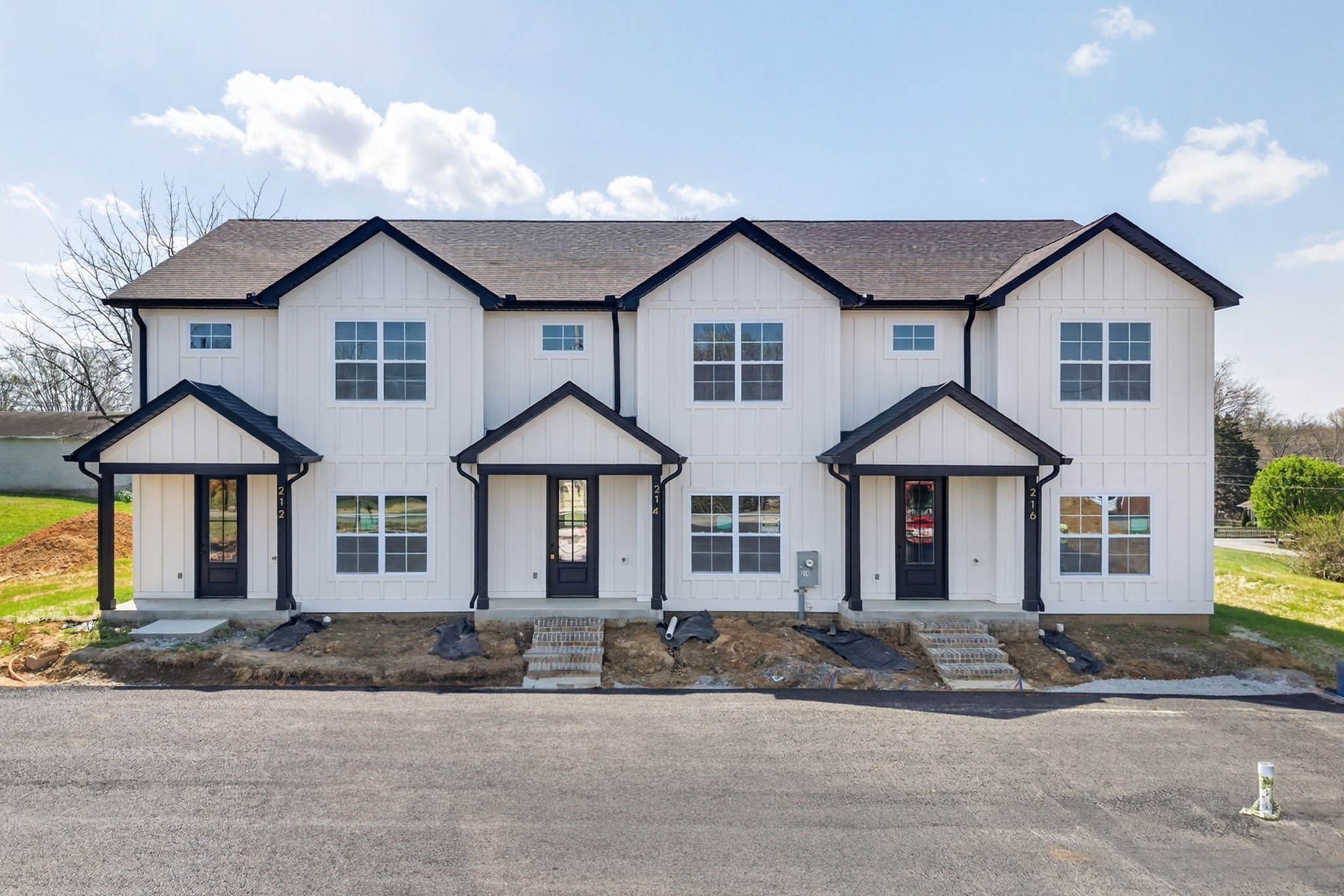 216 W Jere Whitson Rd