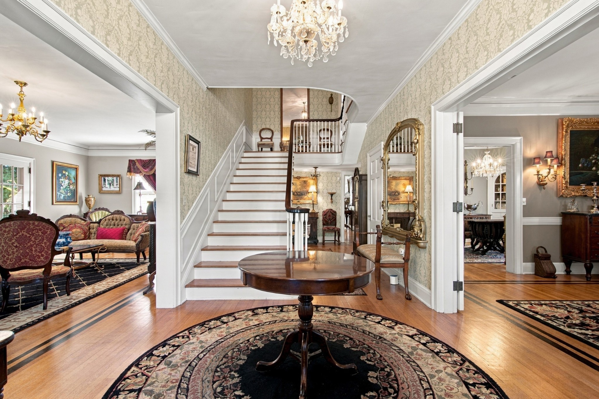 211 W Blackwell St