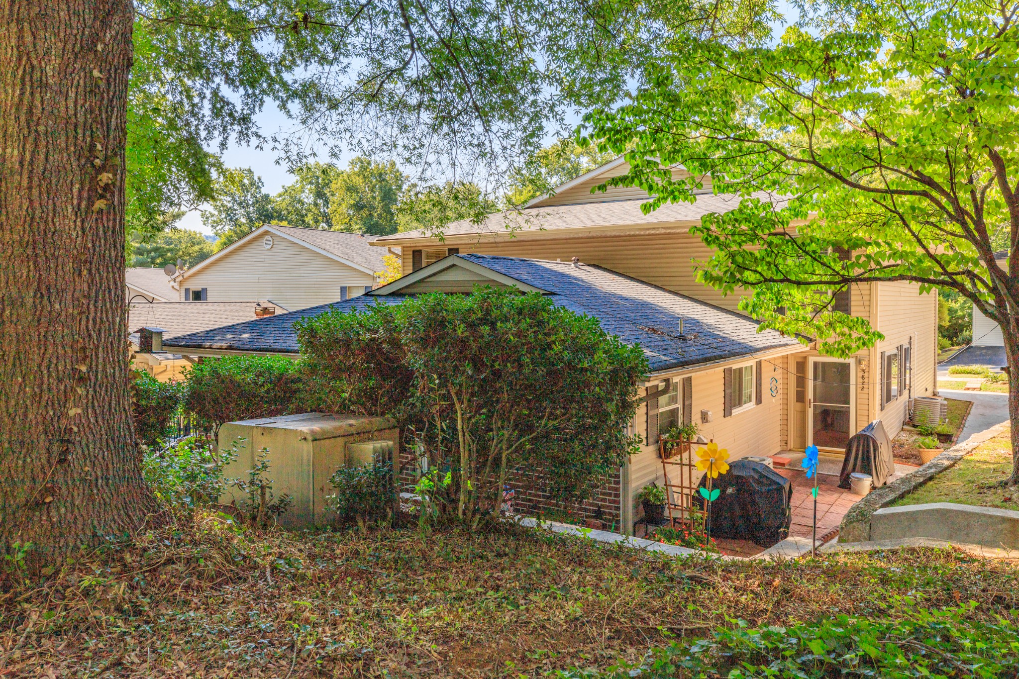 3822 S Quail Ln