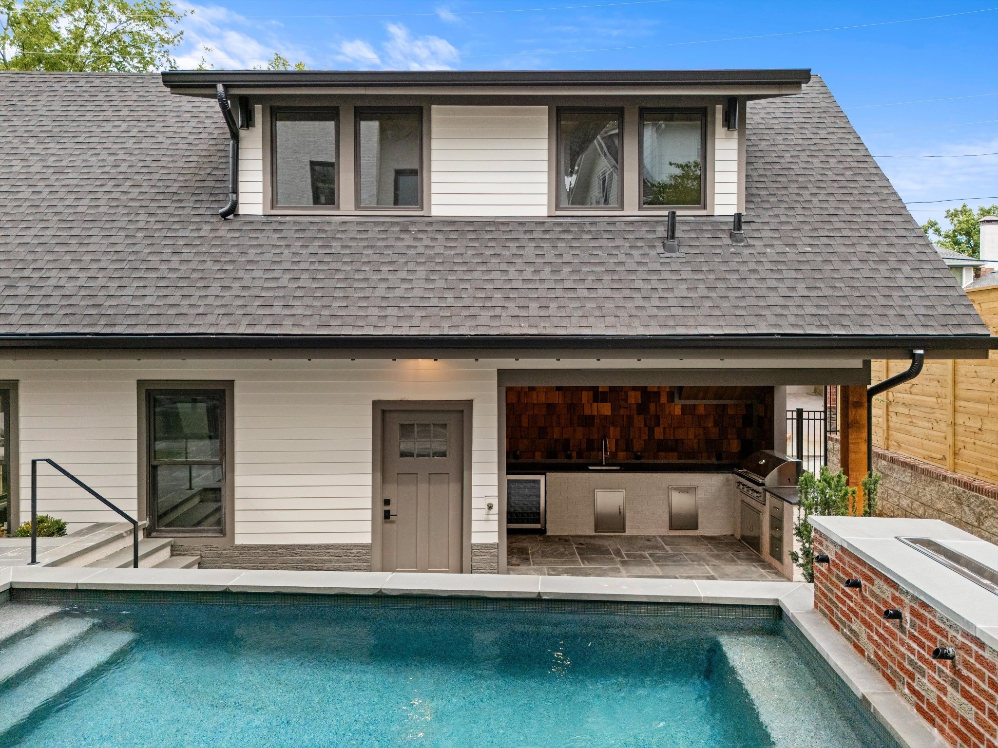2806 Oakland Ave